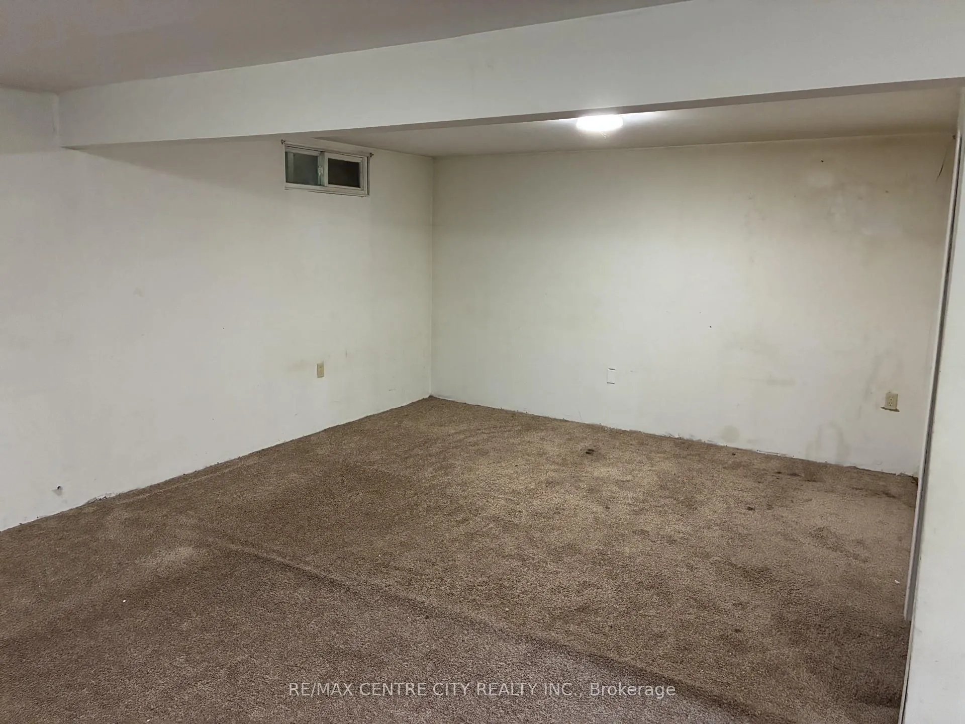 Photo 13 of 1900 Culver Drive, London, East H — HOMEH