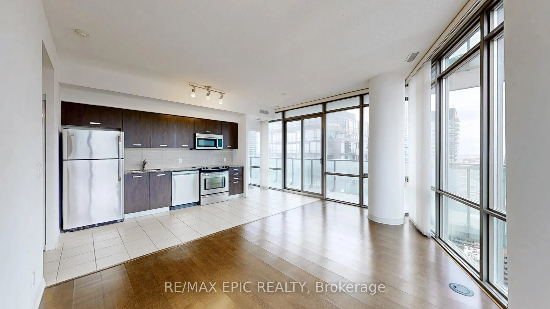 Photo 5 of Unit 3208, 832 Bay Street, Toronto, Bay Street Corridor — HOMEH
