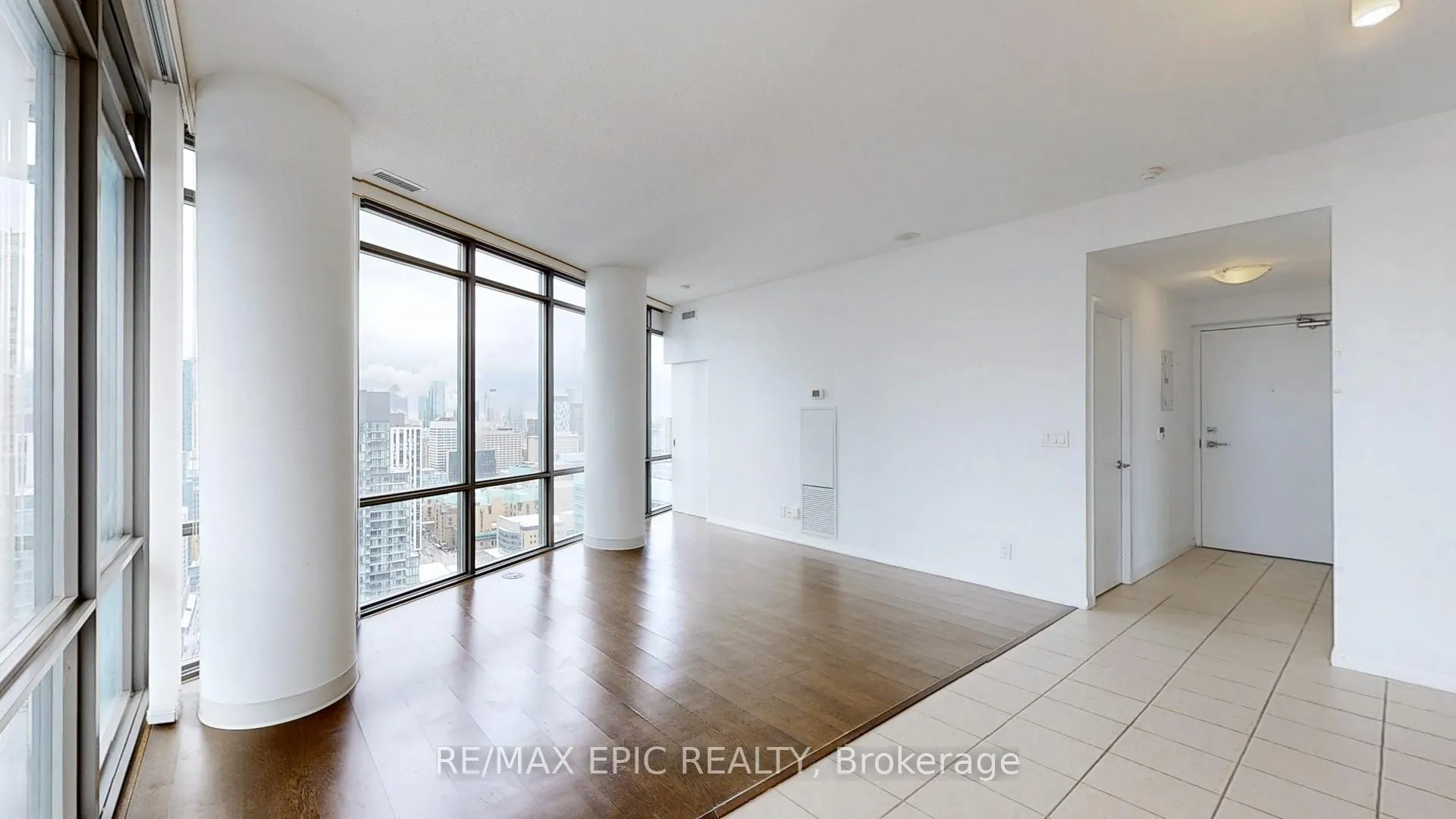 Photo 7 of Unit 3208, 832 Bay Street, Toronto, Bay Street Corridor — HOMEH