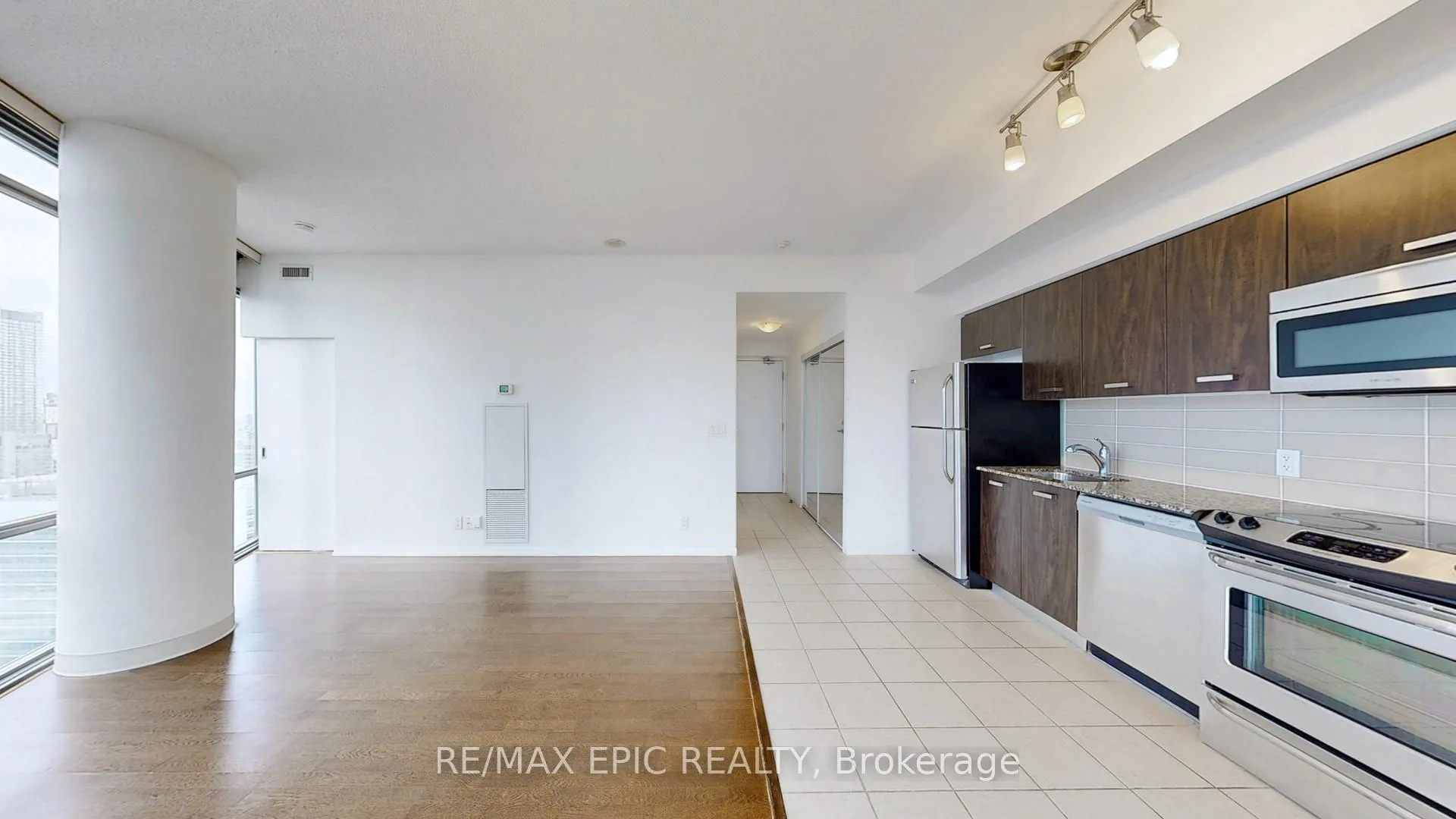 Photo 8 of Unit 3208, 832 Bay Street, Toronto, Bay Street Corridor — HOMEH
