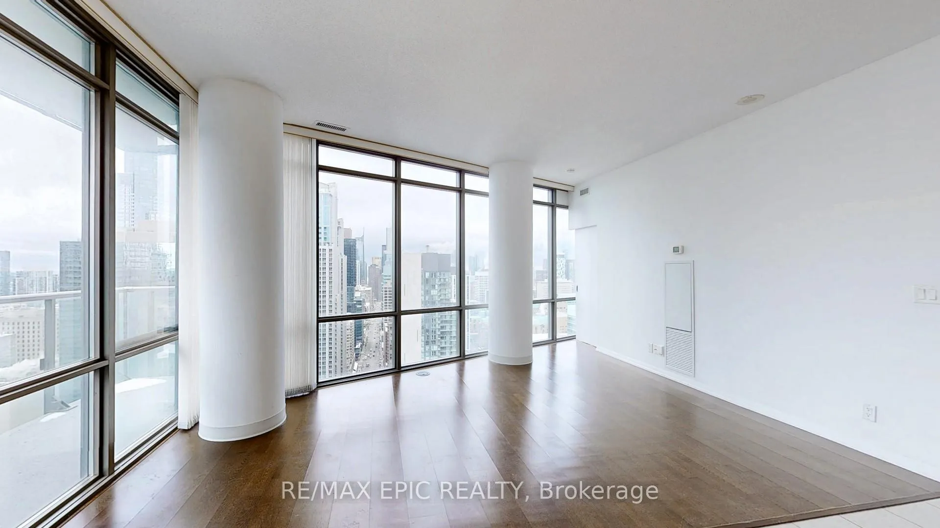 Photo 10 of Unit 3208, 832 Bay Street, Toronto, Bay Street Corridor — HOMEH
