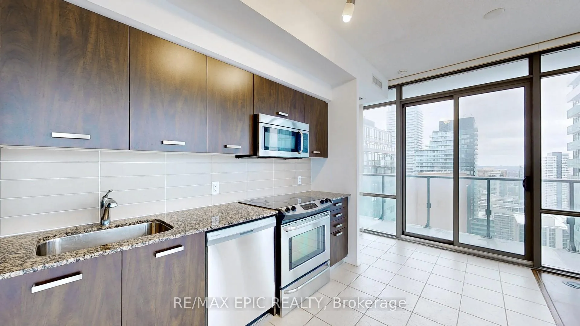 Photo 14 of Unit 3208, 832 Bay Street, Toronto, Bay Street Corridor — HOMEH