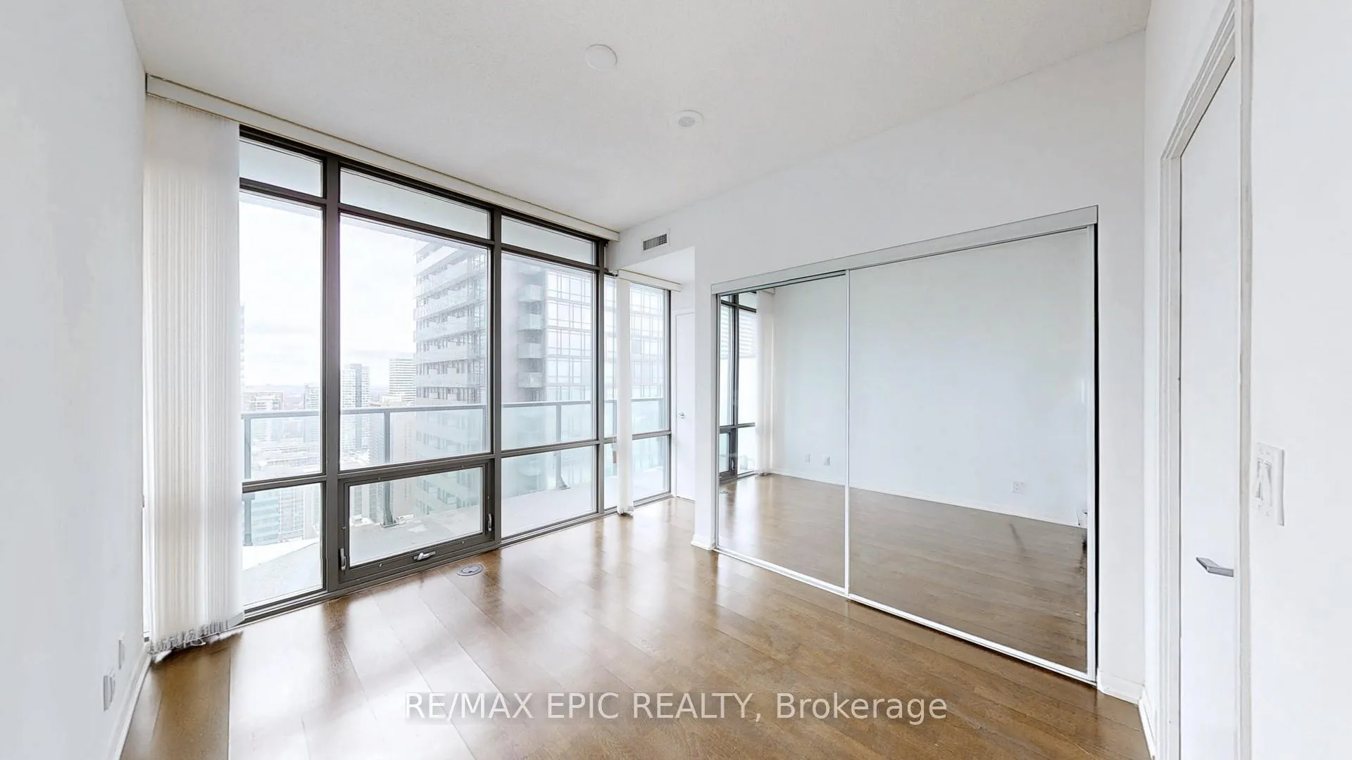 Photo 19 of Unit 3208, 832 Bay Street, Toronto, Bay Street Corridor — HOMEH
