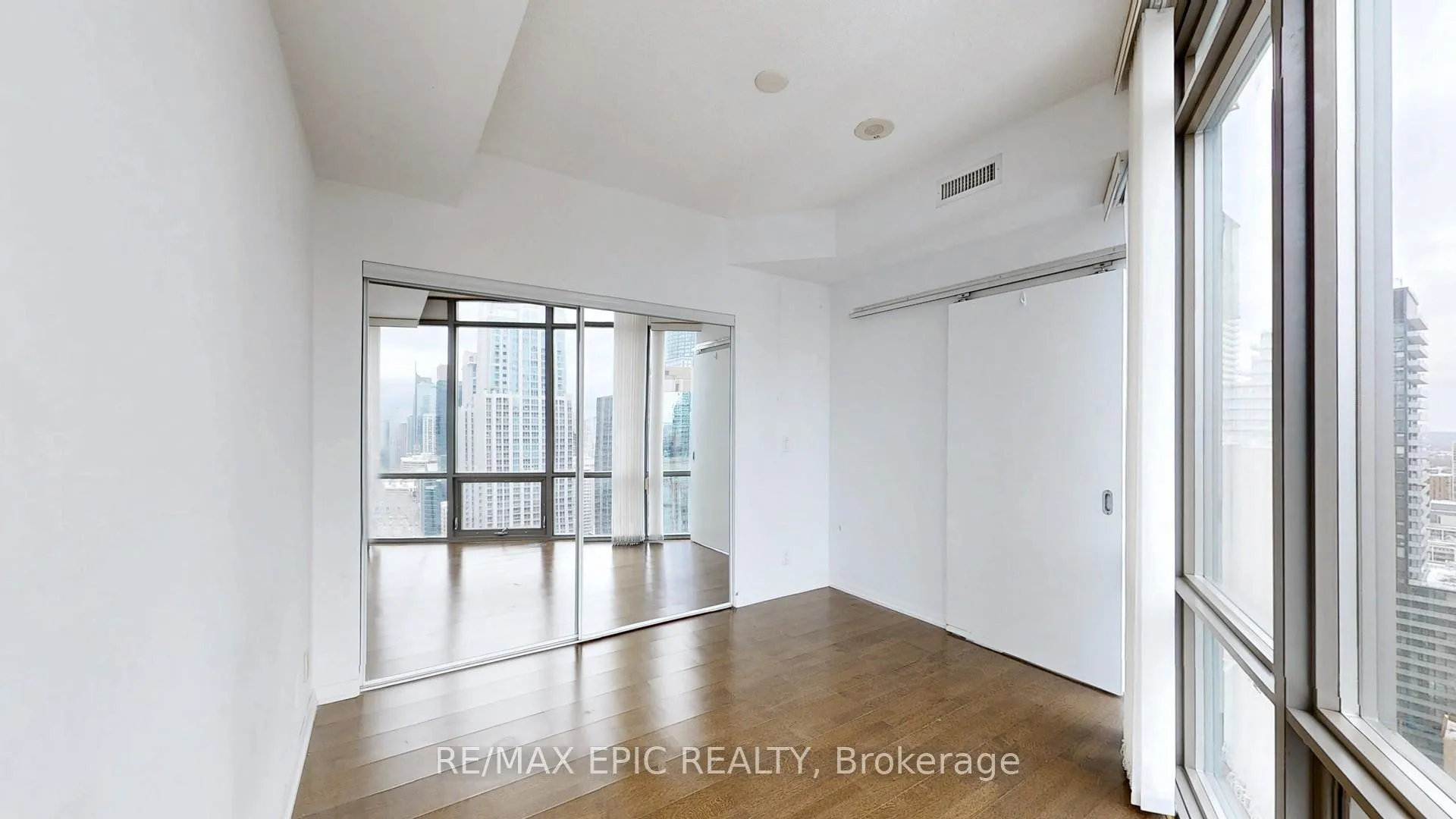 Photo 27 of Unit 3208, 832 Bay Street, Toronto, Bay Street Corridor — HOMEH