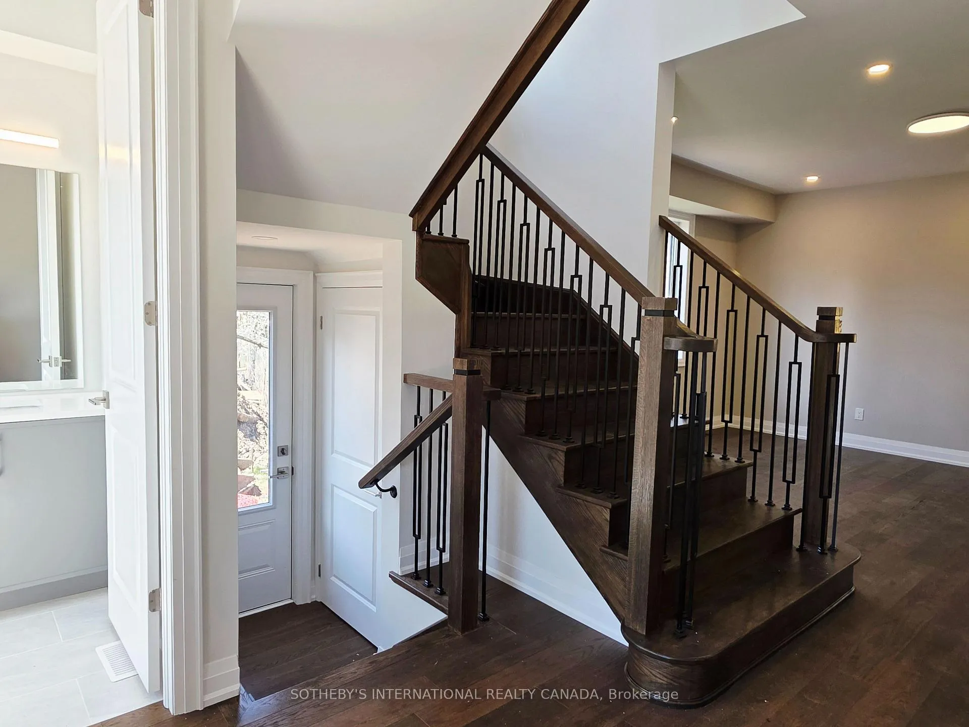 Photo 3 of 516 Markay Common, Burlington, Brant — HOMEH