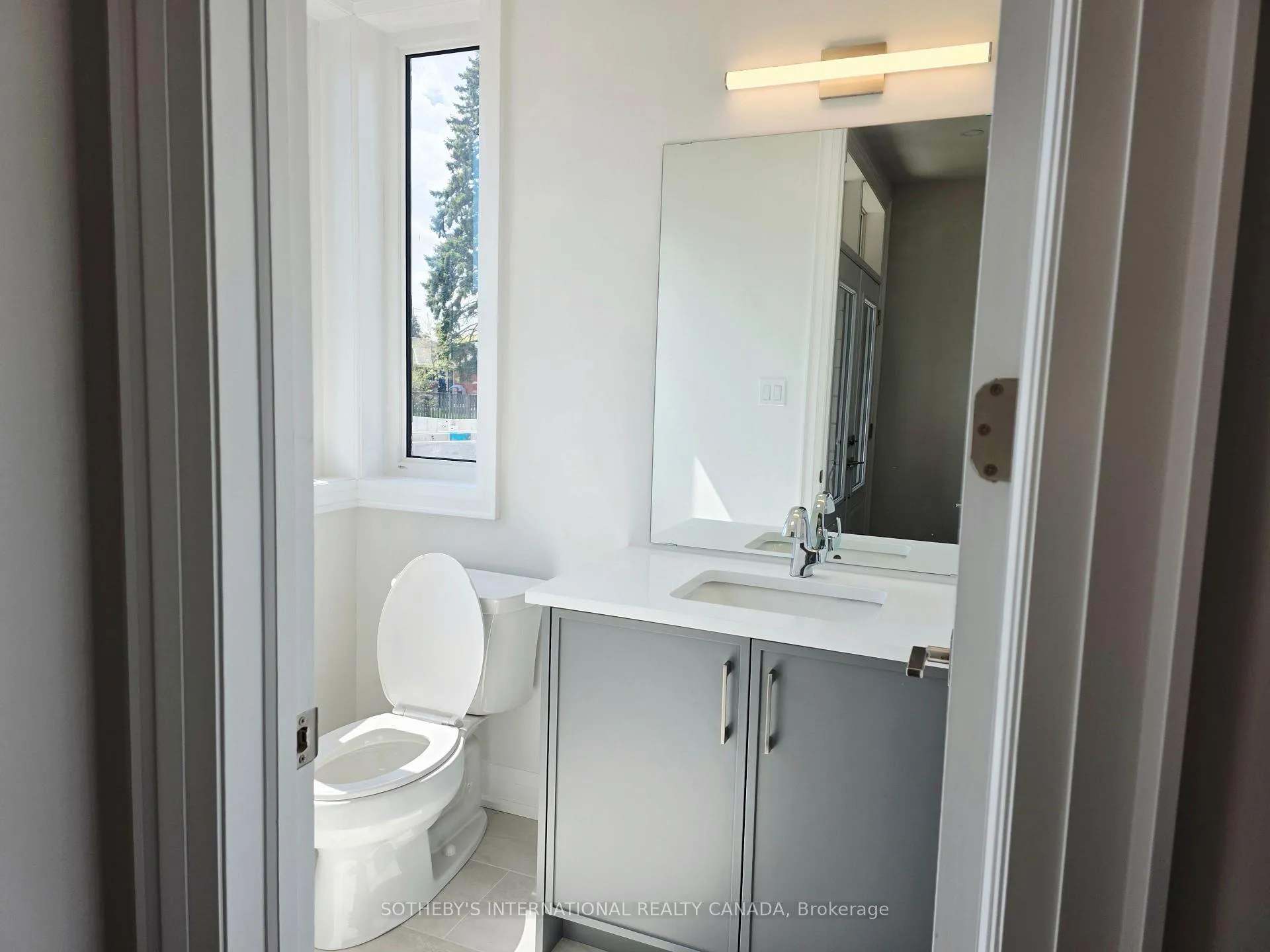 Photo 4 of 516 Markay Common, Burlington, Brant — HOMEH