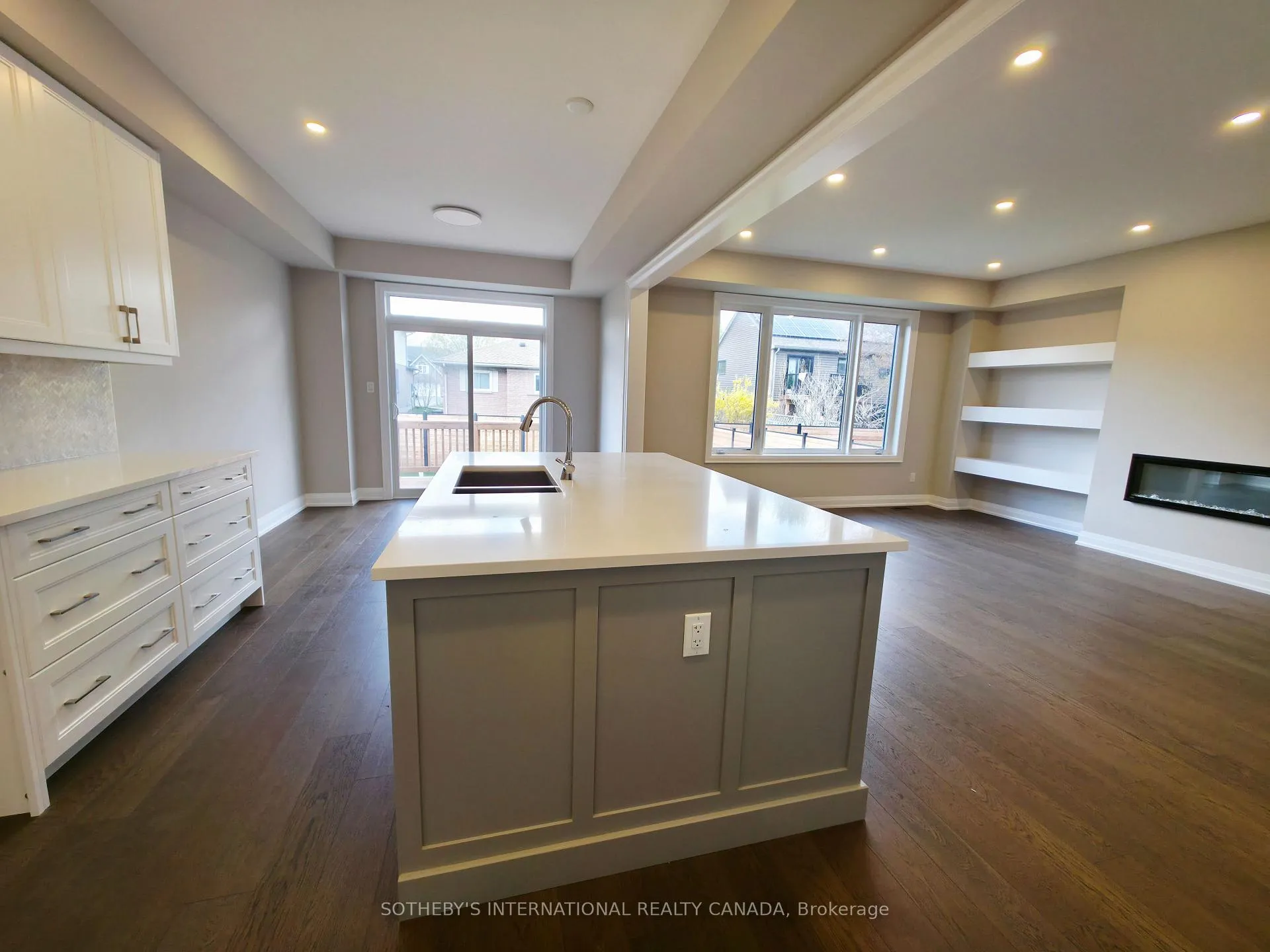 Photo 8 of 516 Markay Common, Burlington, Brant — HOMEH