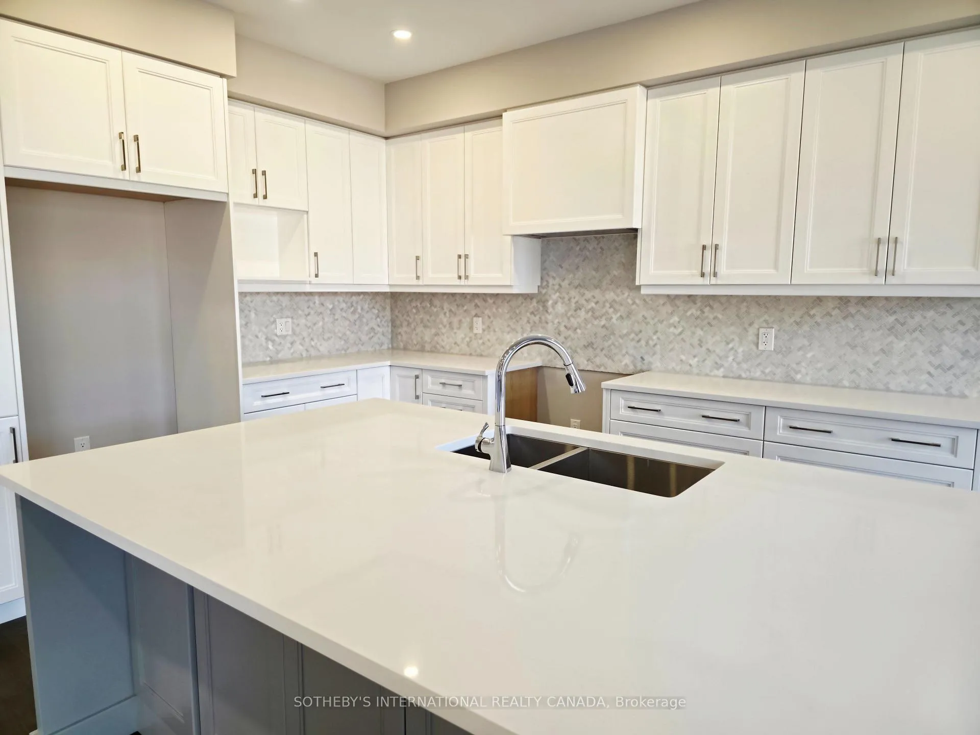 Photo 10 of 516 Markay Common, Burlington, Brant — HOMEH