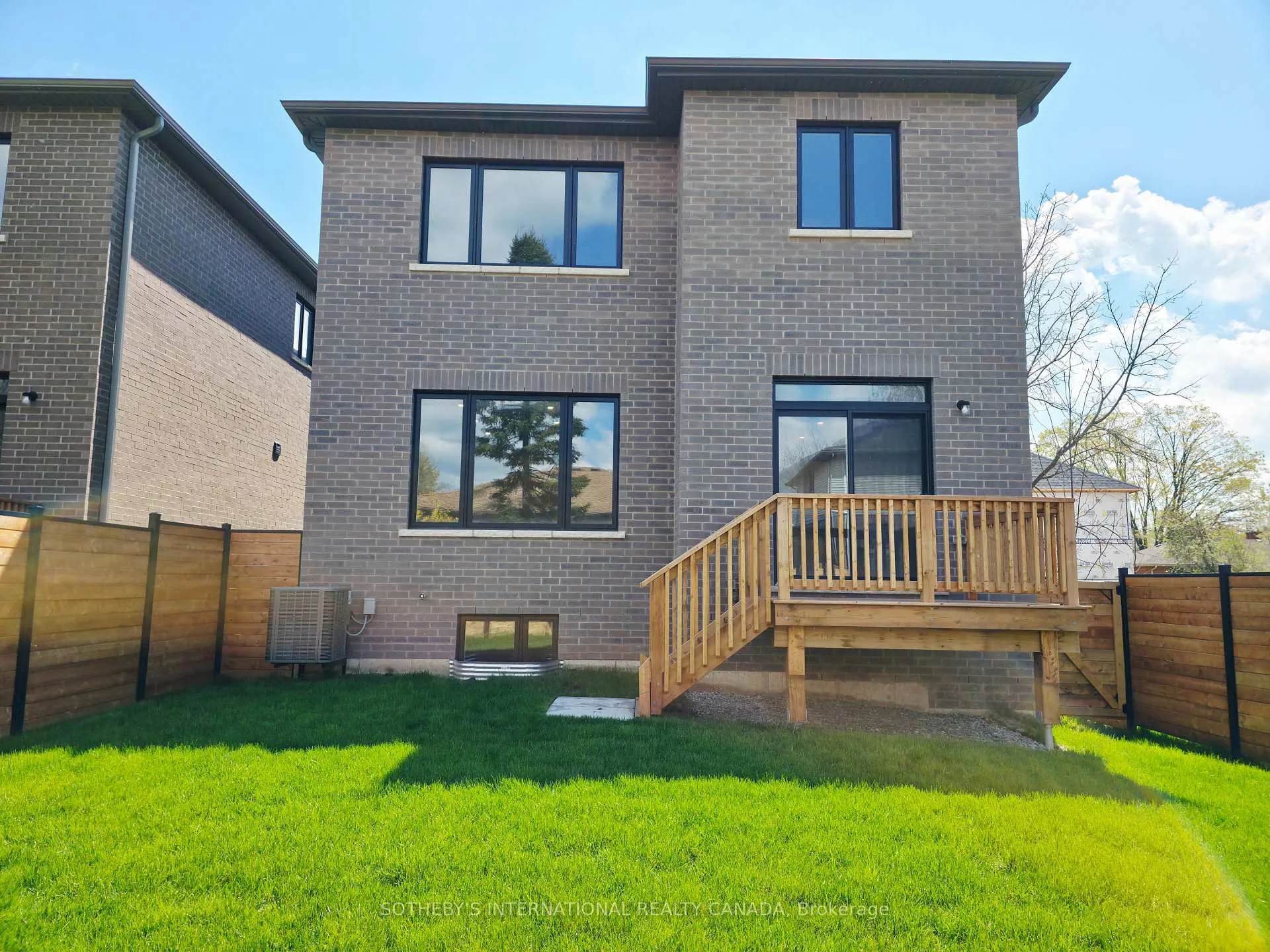Photo 17 of 516 Markay Common, Burlington, Brant — HOMEH