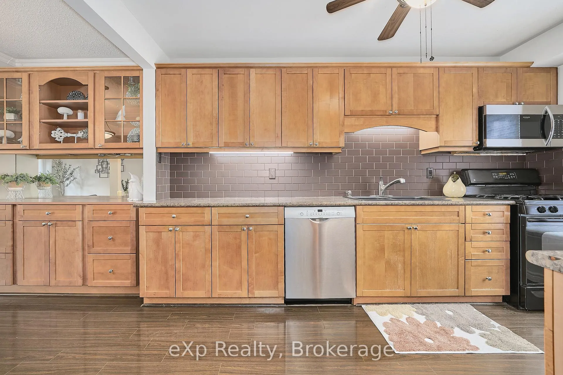 Photo 15 of 146 Martin Road, Clarington, Bowmanville — HOMEH