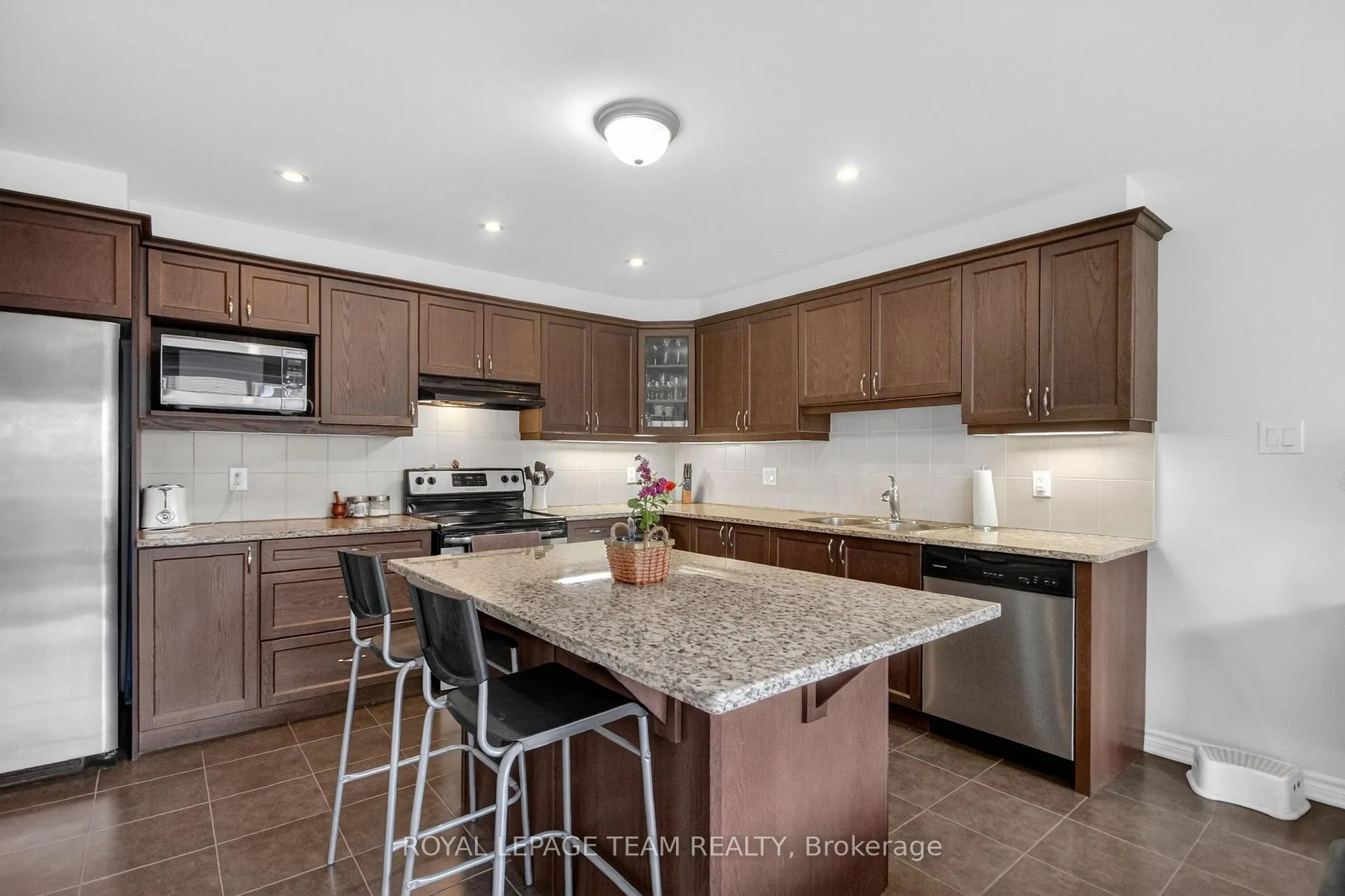 Photo 14 of 232 Rivertree Street, Ottawa, Kanata - Emerald Meadows/Trailwest — HOMEH