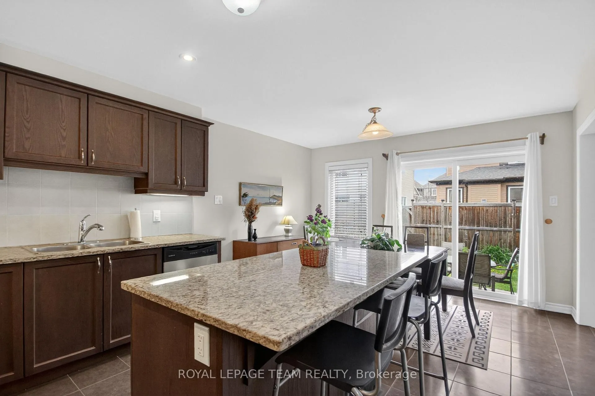 Photo 15 of 232 Rivertree Street, Ottawa, Kanata - Emerald Meadows/Trailwest — HOMEH