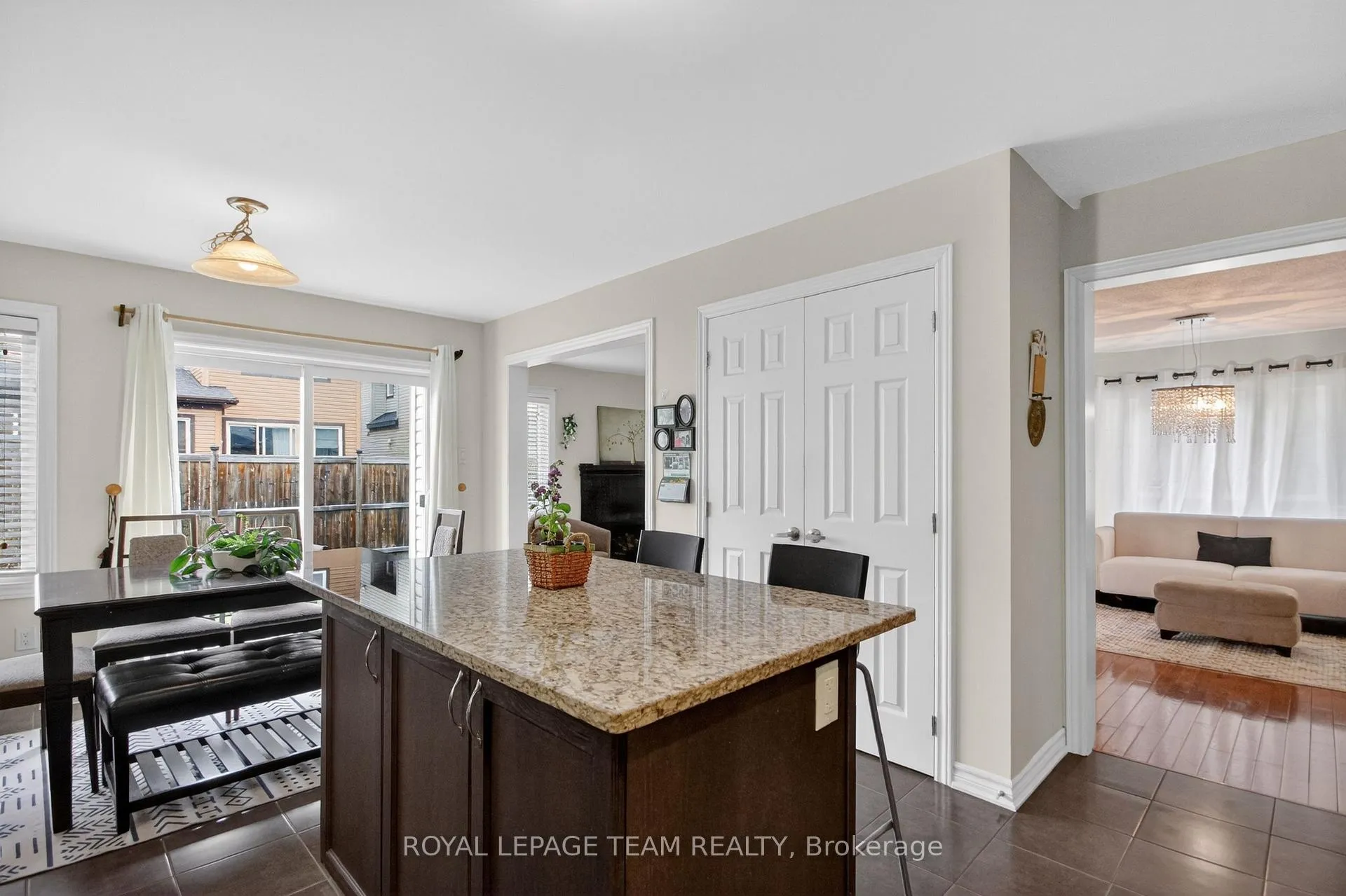 Photo 17 of 232 Rivertree Street, Ottawa, Kanata - Emerald Meadows/Trailwest — HOMEH