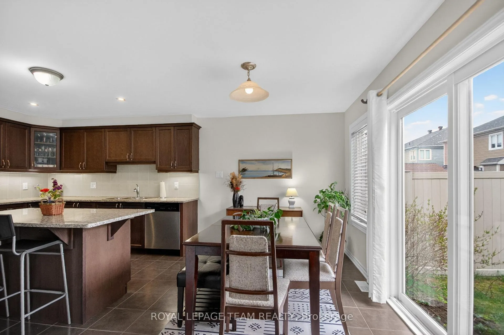 Photo 21 of 232 Rivertree Street, Ottawa, Kanata - Emerald Meadows/Trailwest — HOMEH