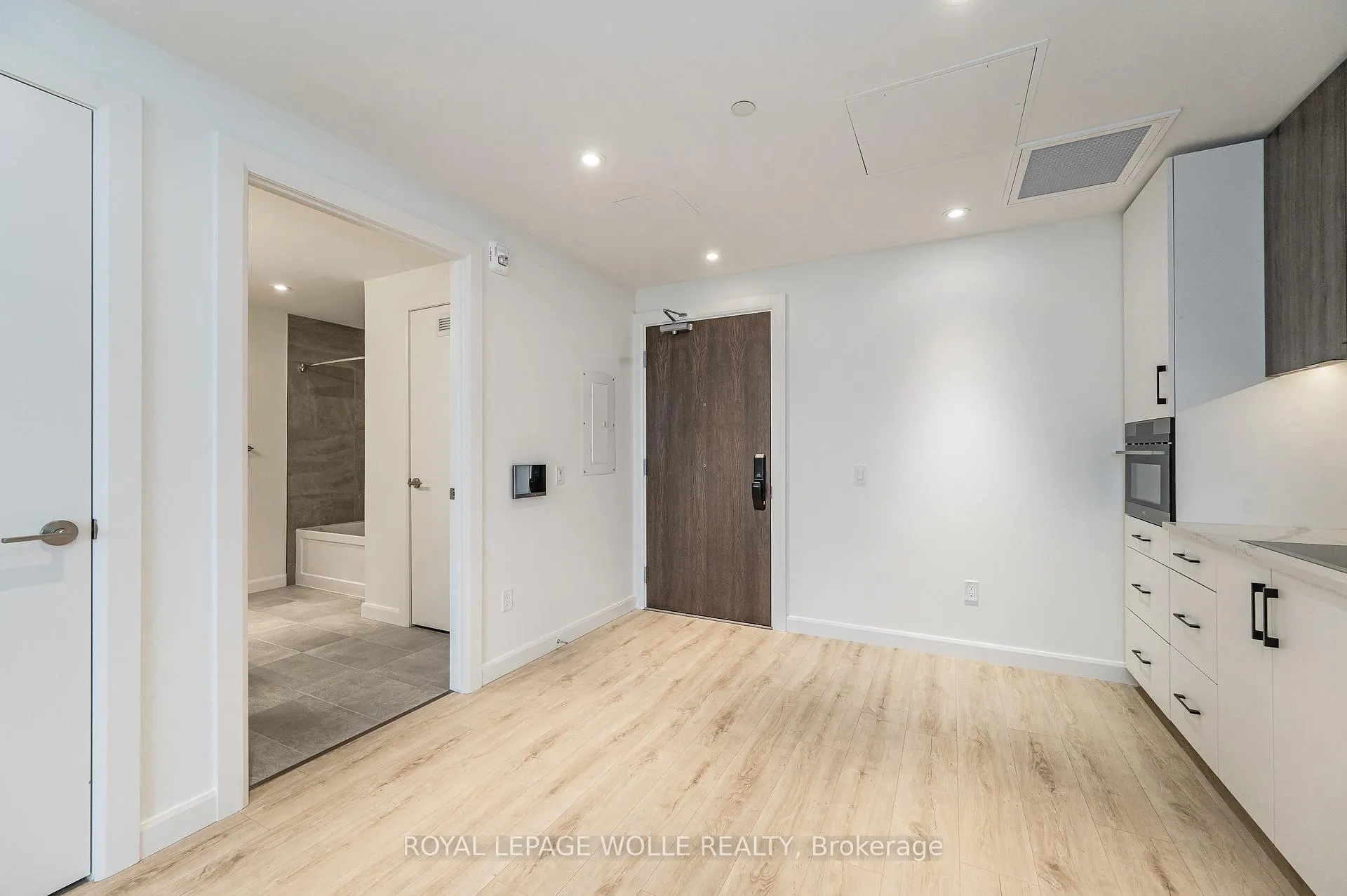 Photo 3 of Unit 505, 741 King Street W, Kitchener — HOMEH