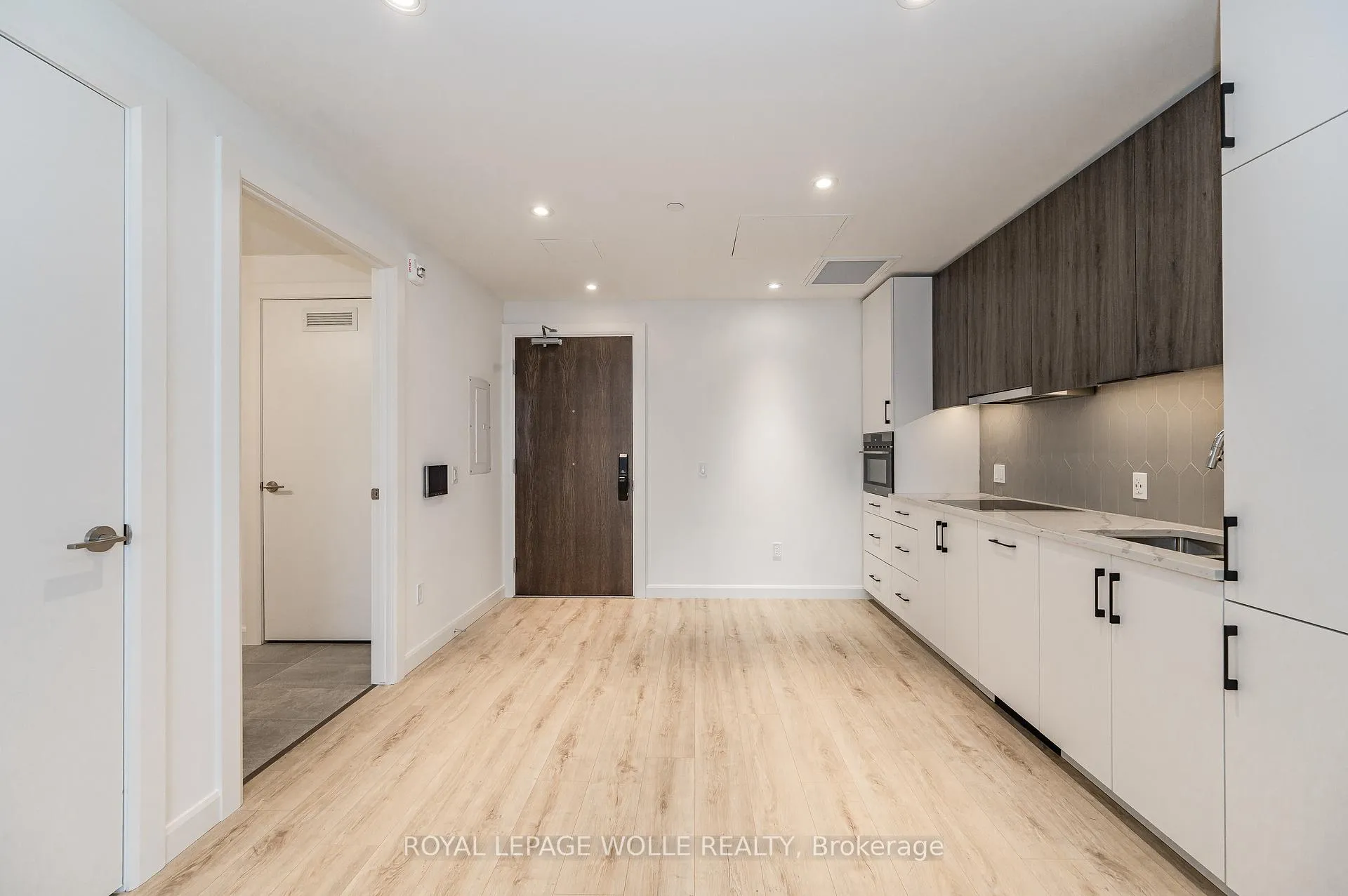 Photo 4 of Unit 505, 741 King Street W, Kitchener — HOMEH