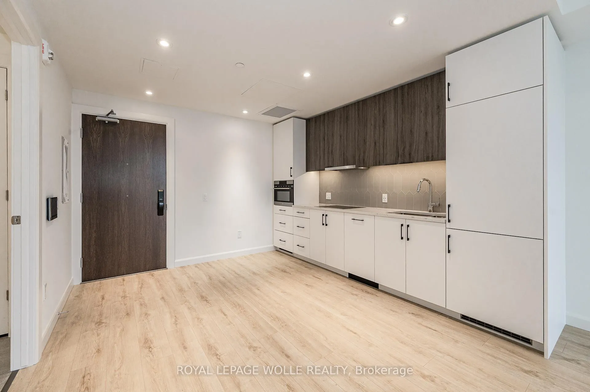 Photo 6 of Unit 505, 741 King Street W, Kitchener — HOMEH