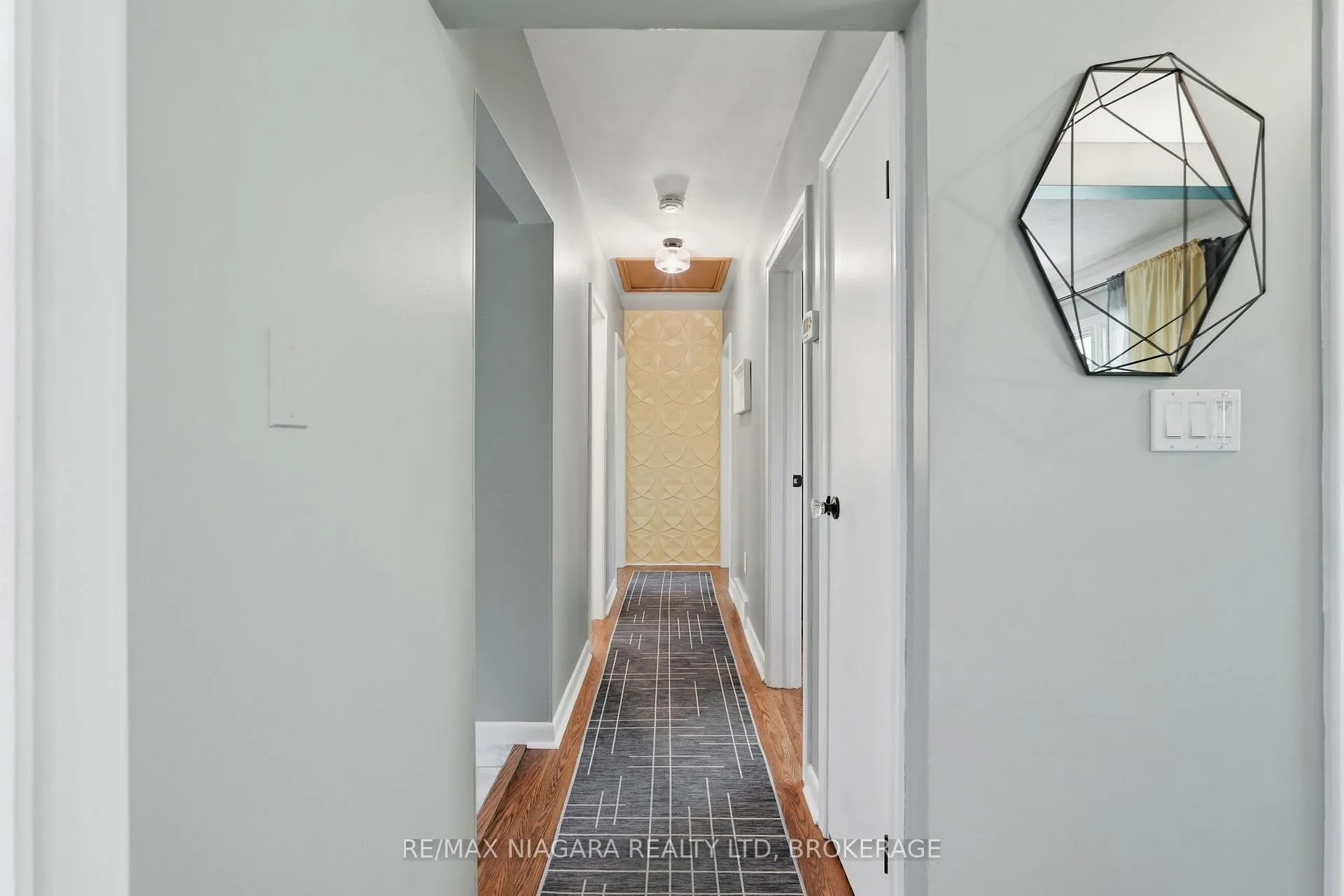 Photo 14 of 11 Brucedale Avenue, St. Catharines, Bunting/Linwell — HOMEH