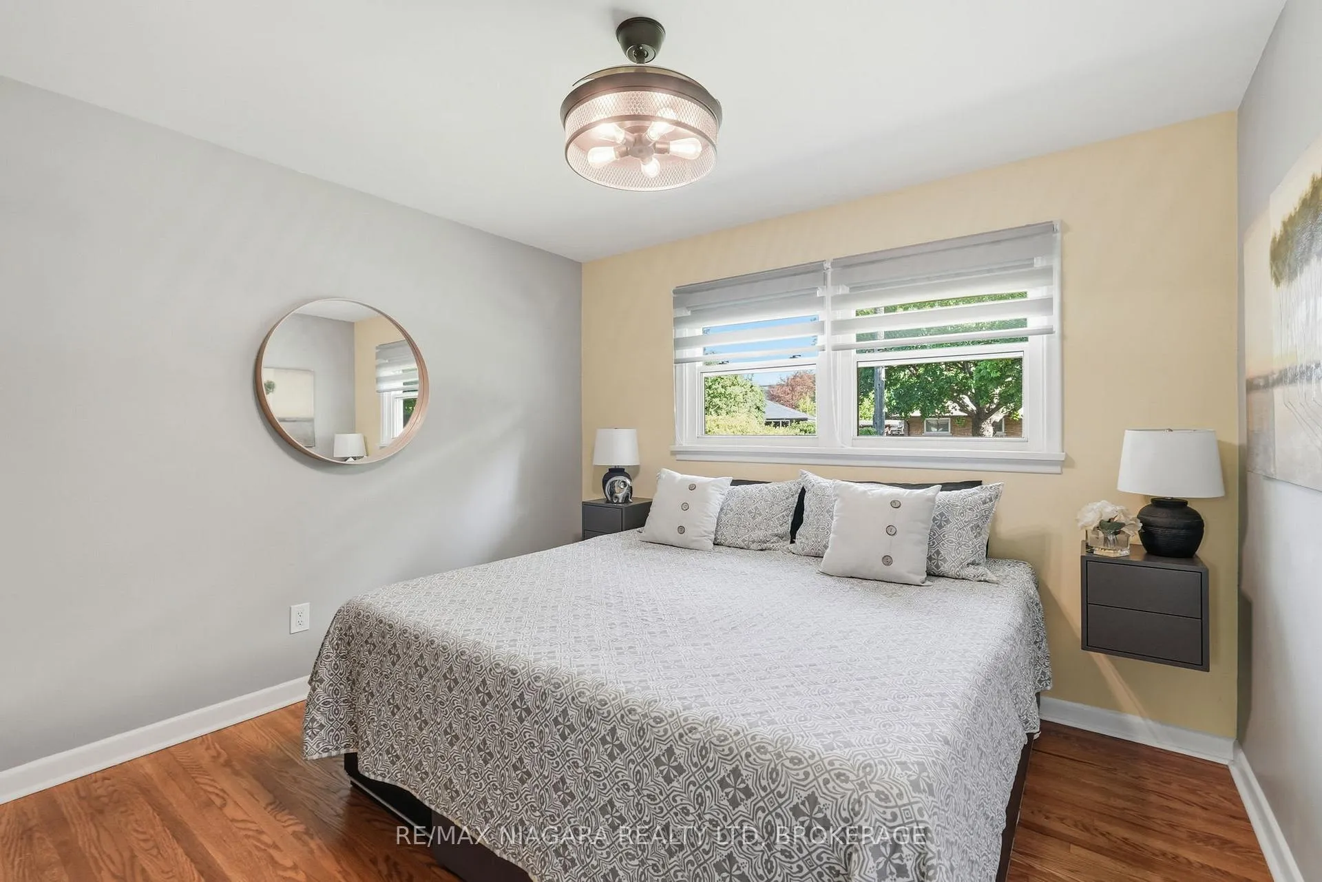 Photo 16 of 11 Brucedale Avenue, St. Catharines, Bunting/Linwell — HOMEH