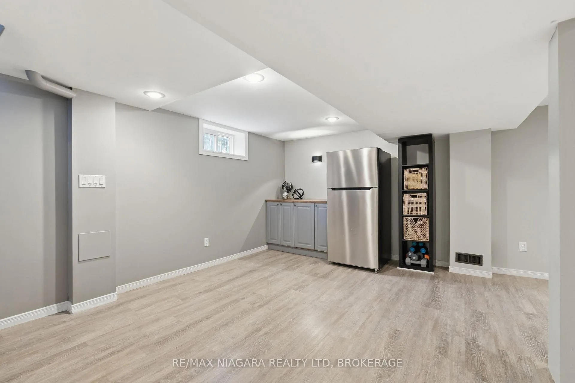 Photo 23 of 11 Brucedale Avenue, St. Catharines, Bunting/Linwell — HOMEH