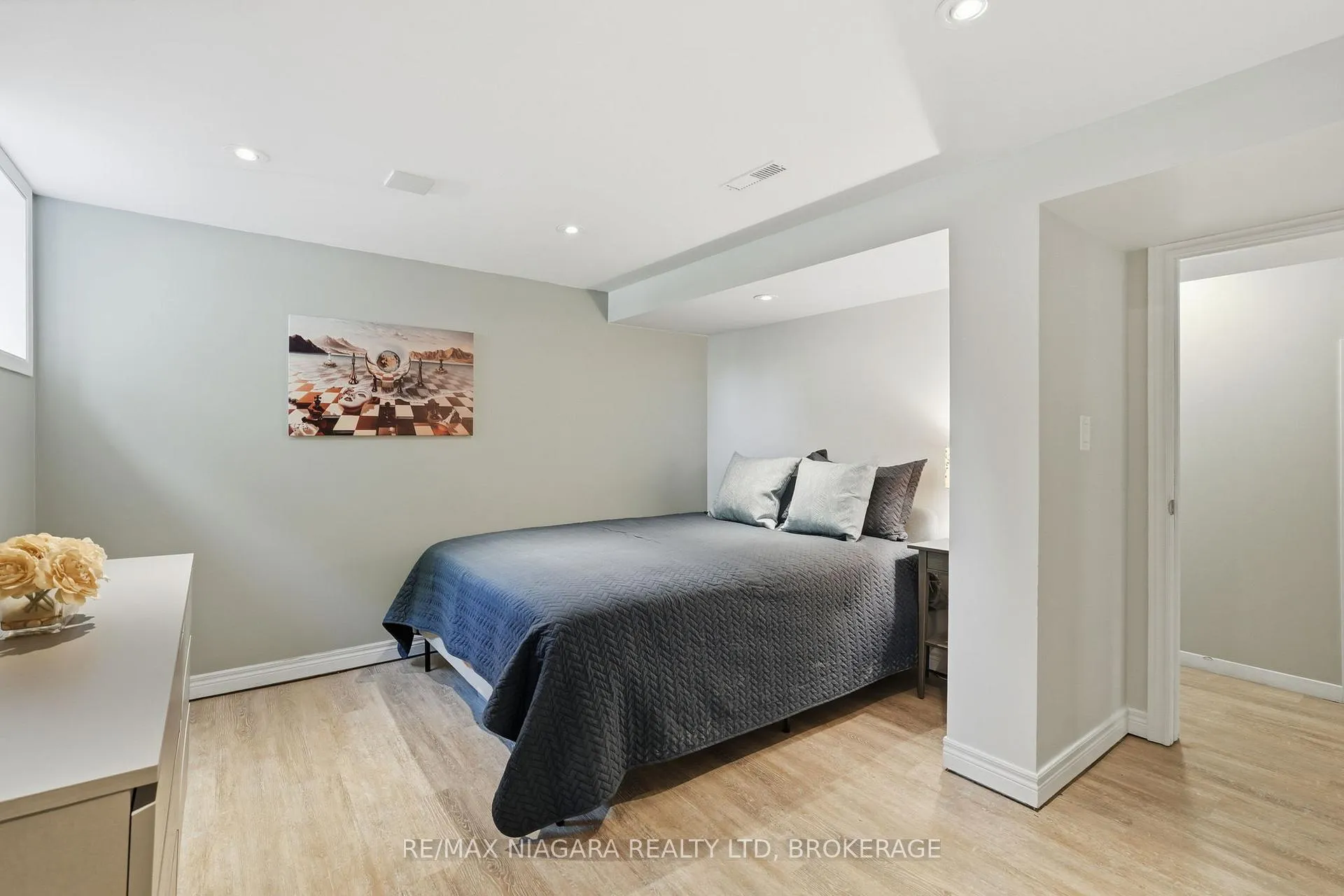 Photo 26 of 11 Brucedale Avenue, St. Catharines, Bunting/Linwell — HOMEH