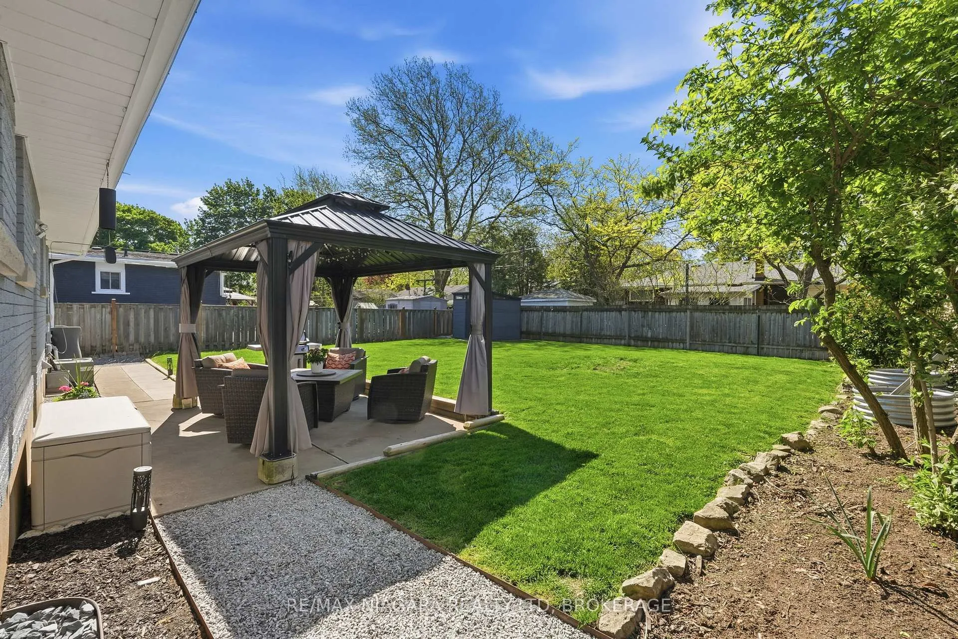 Photo 29 of 11 Brucedale Avenue, St. Catharines, Bunting/Linwell — HOMEH