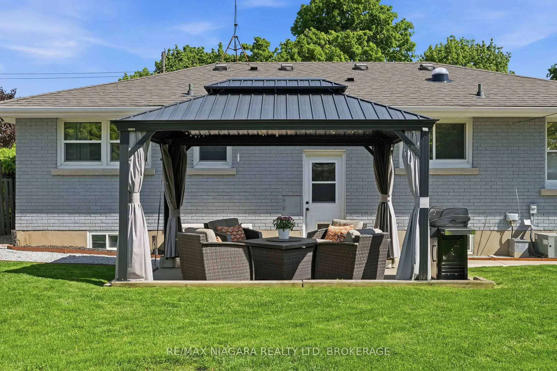 Photo 30 of 11 Brucedale Avenue, St. Catharines, Bunting/Linwell — HOMEH