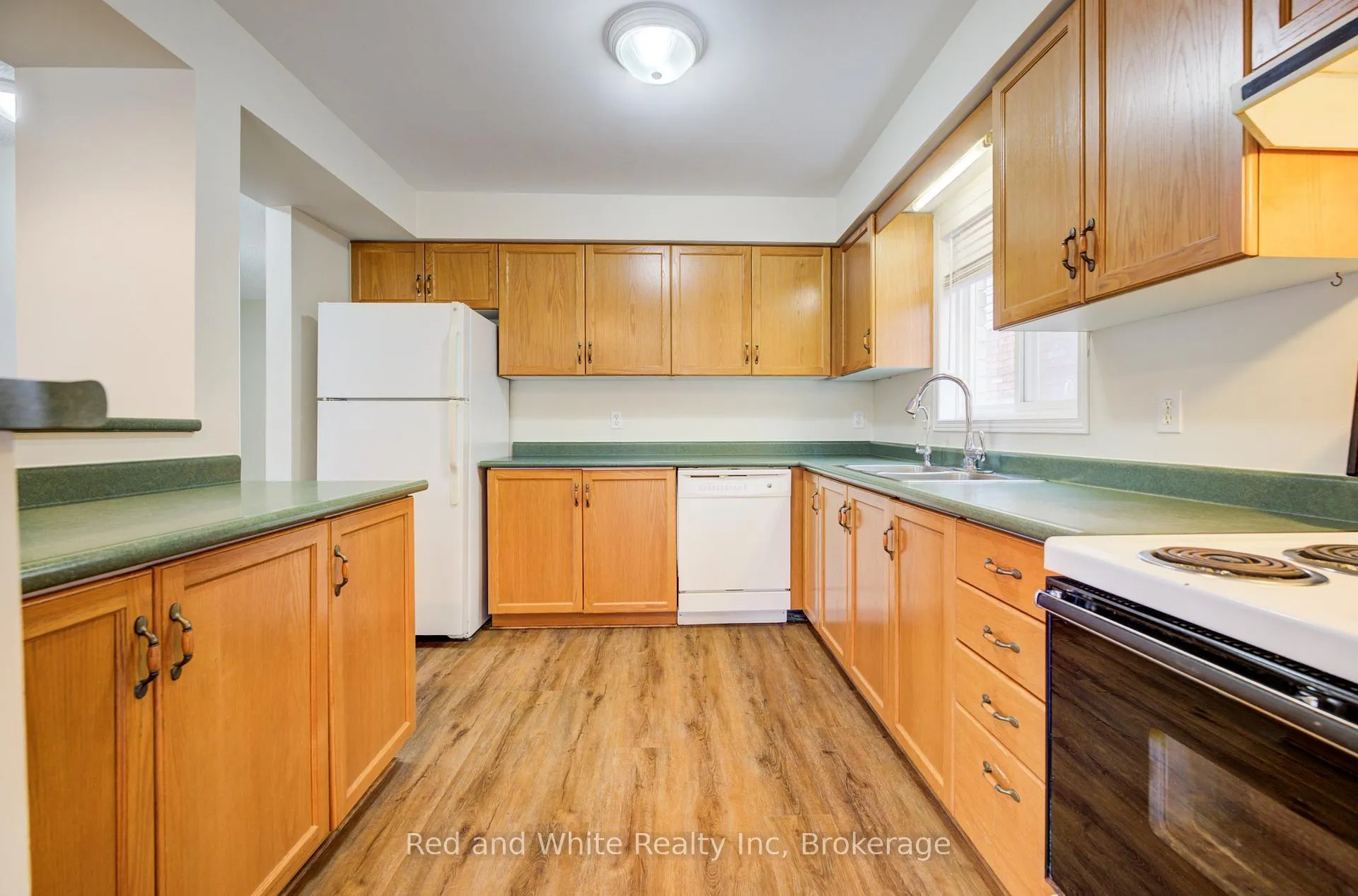 Photo 15 of 1 Ginger Court, Guelph, Kortright West — HOMEH