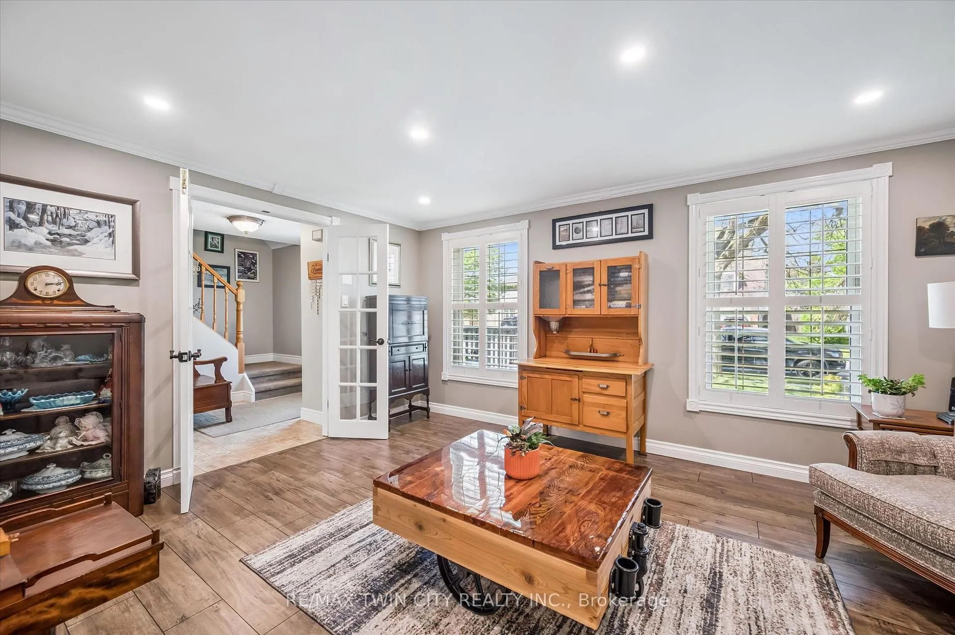 Photo 4 of 70 Peachtree Crescent, Cambridge — HOMEH