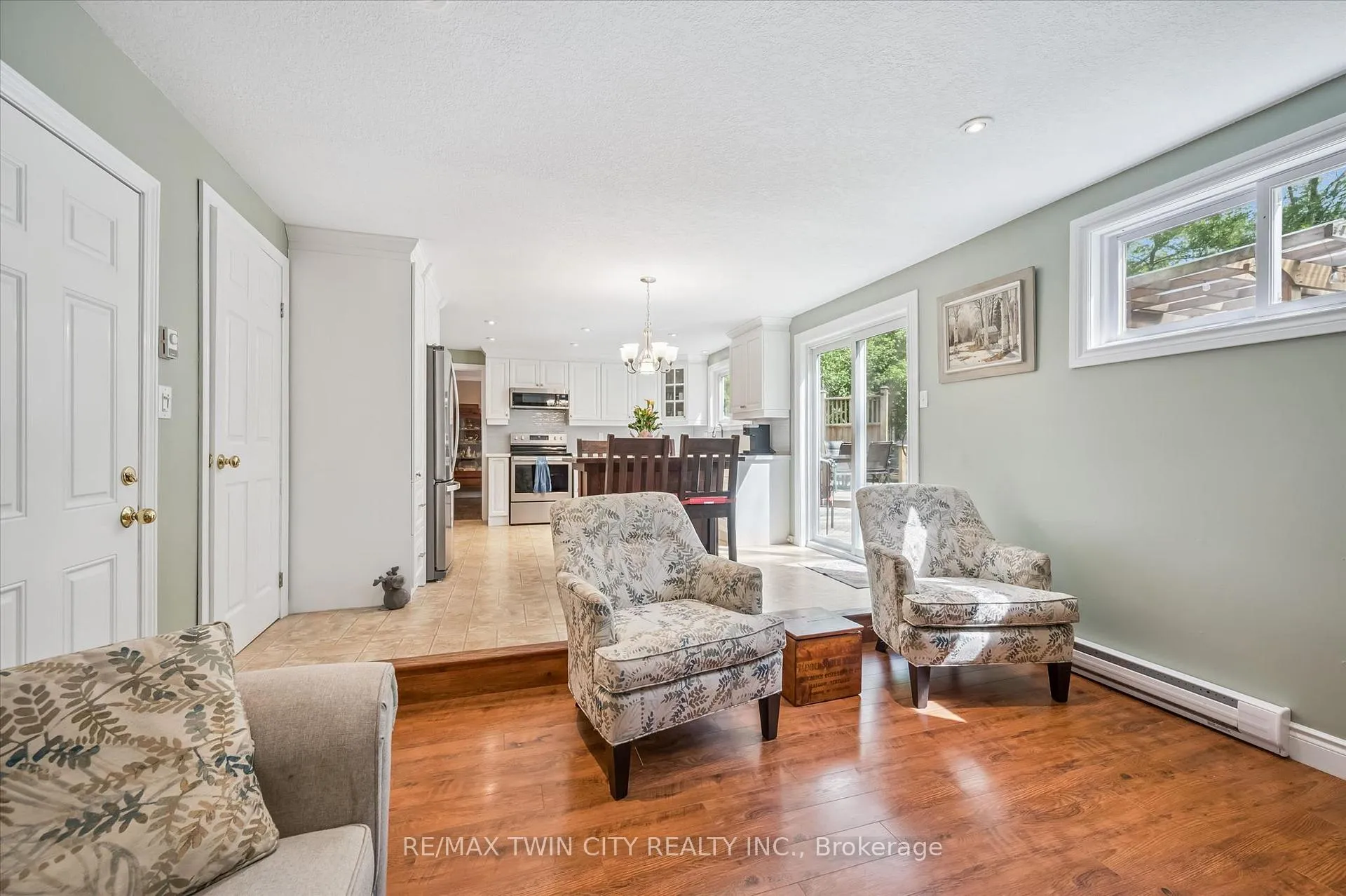 Photo 8 of 70 Peachtree Crescent, Cambridge — HOMEH