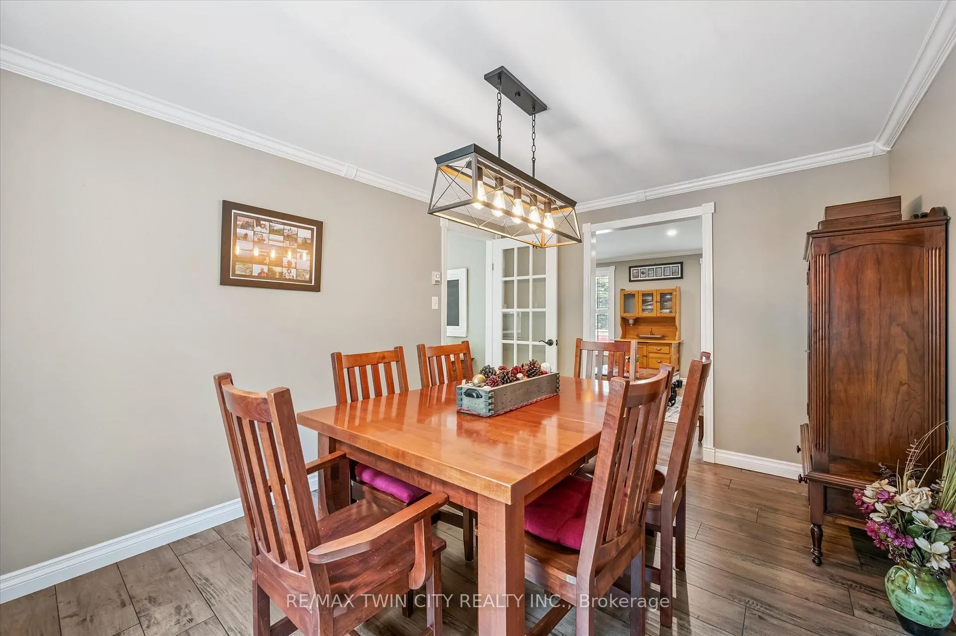 Photo 10 of 70 Peachtree Crescent, Cambridge — HOMEH