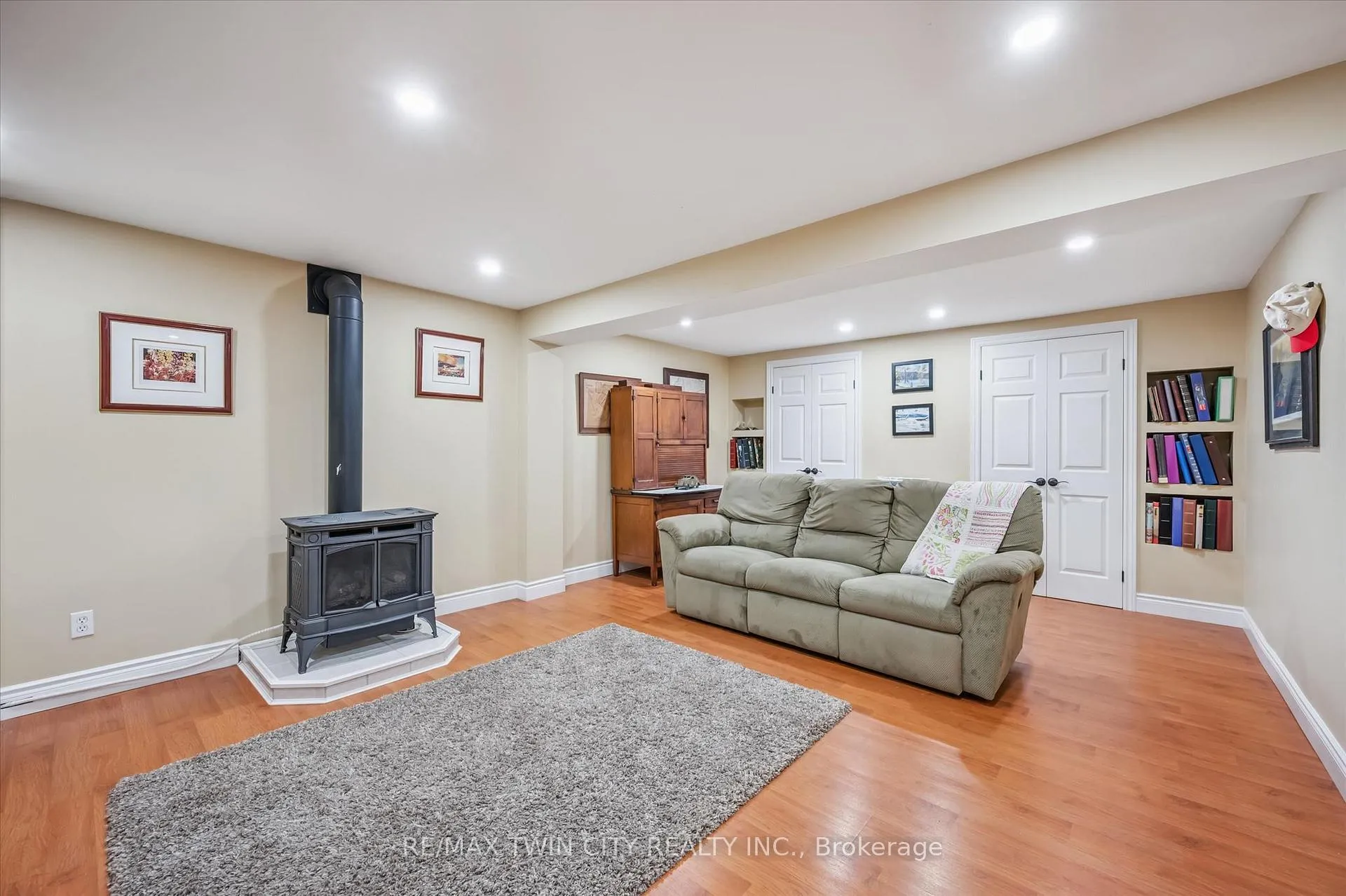 Photo 20 of 70 Peachtree Crescent, Cambridge — HOMEH