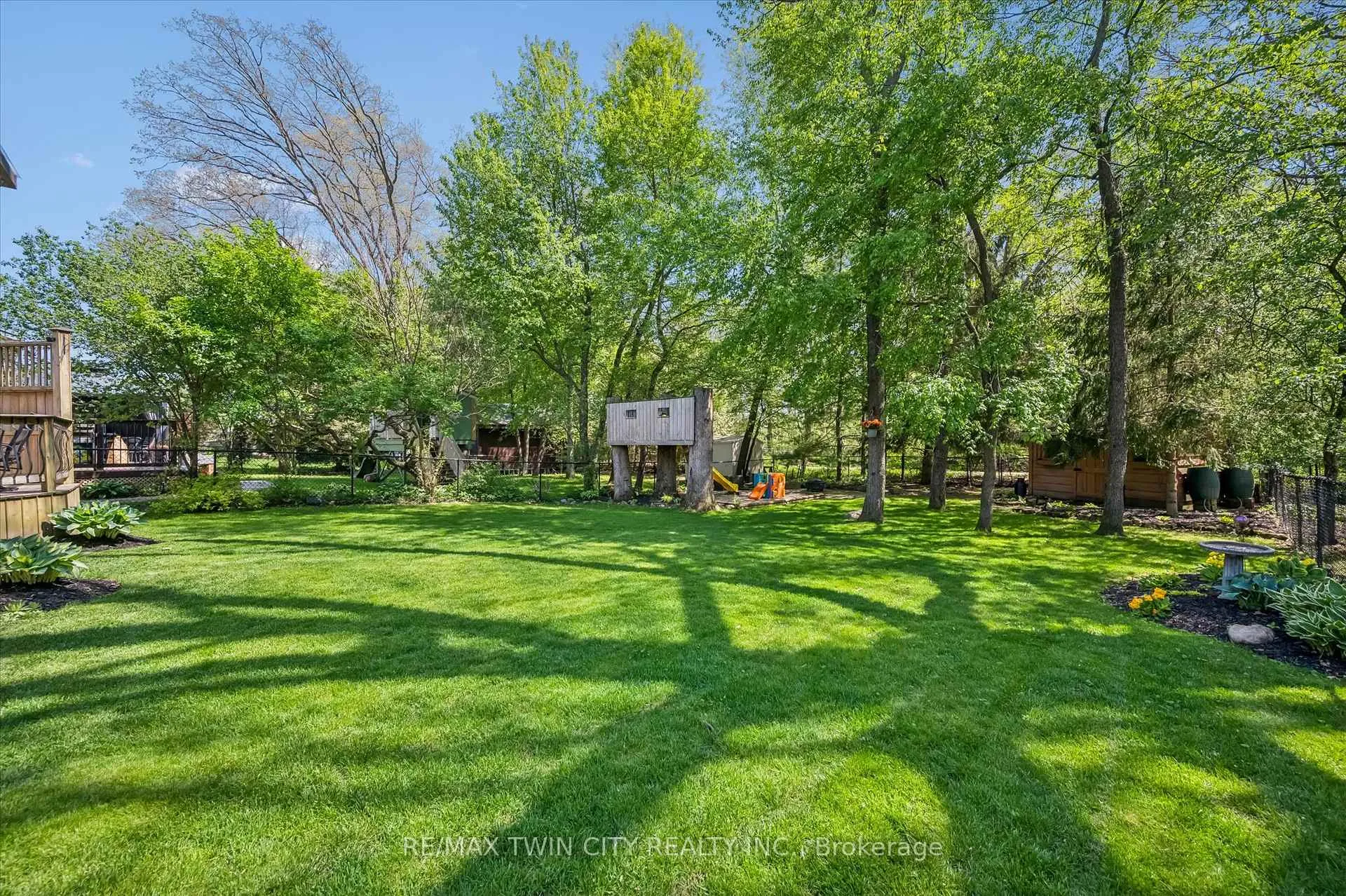 Photo 25 of 70 Peachtree Crescent, Cambridge — HOMEH