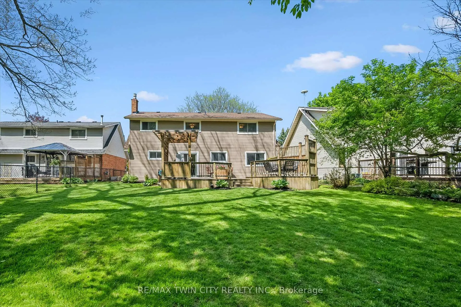 Photo 27 of 70 Peachtree Crescent, Cambridge — HOMEH