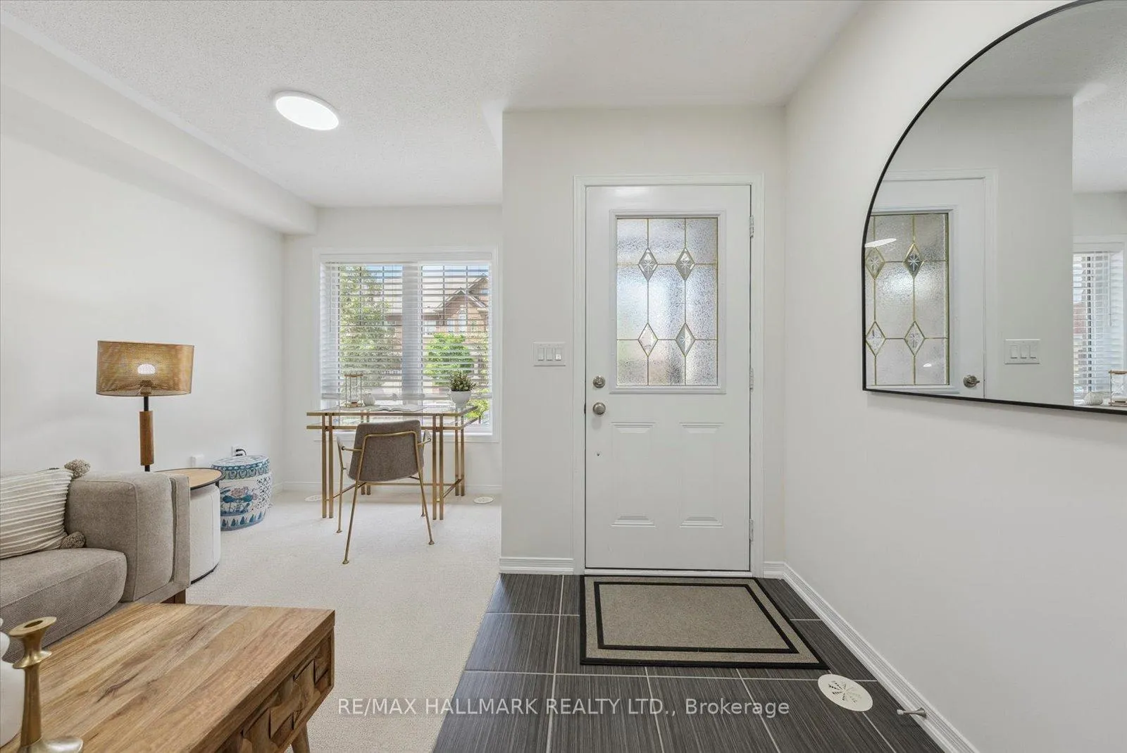 Photo 3 of 17 Valliere Drive, Markham, Berczy — HOMEH