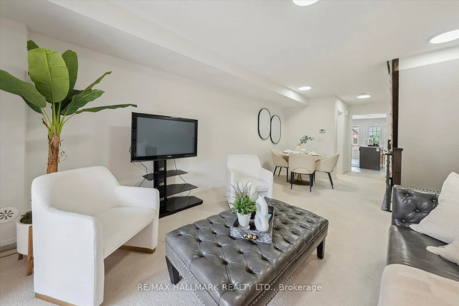 Photo 12 of 17 Valliere Drive, Markham, Berczy — HOMEH