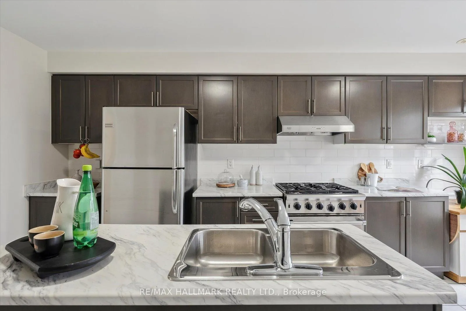 Photo 21 of 17 Valliere Drive, Markham, Berczy — HOMEH
