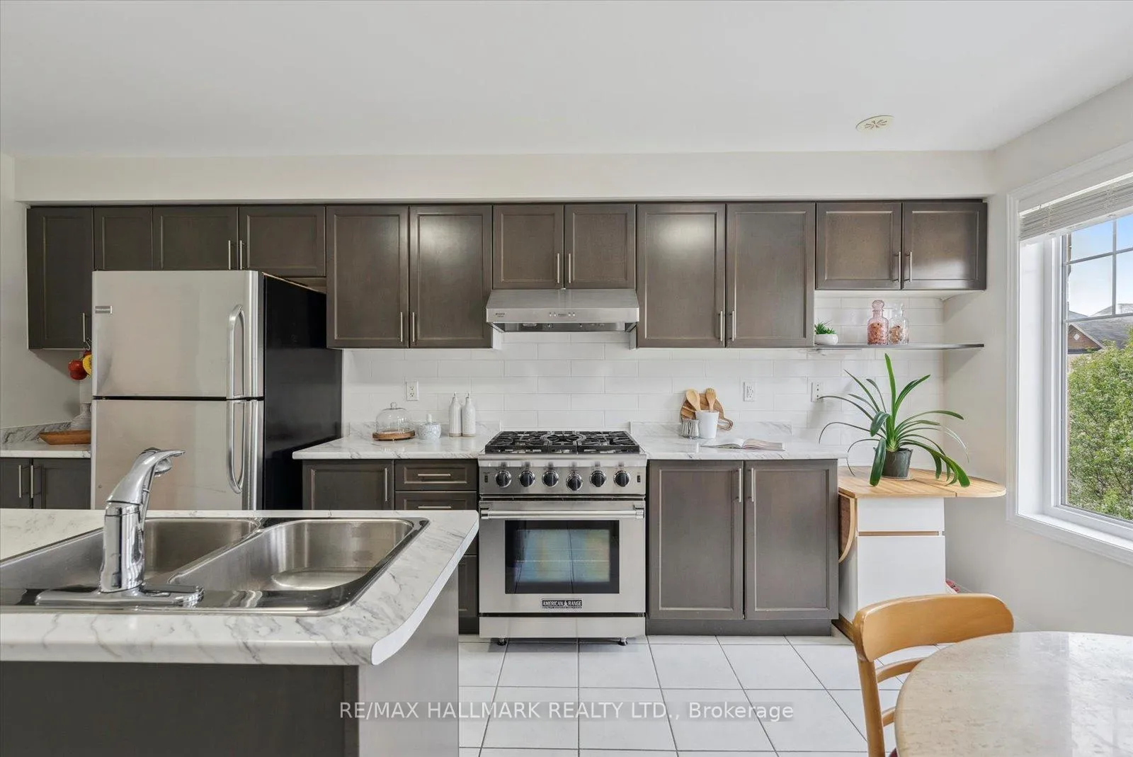 Photo 22 of 17 Valliere Drive, Markham, Berczy — HOMEH
