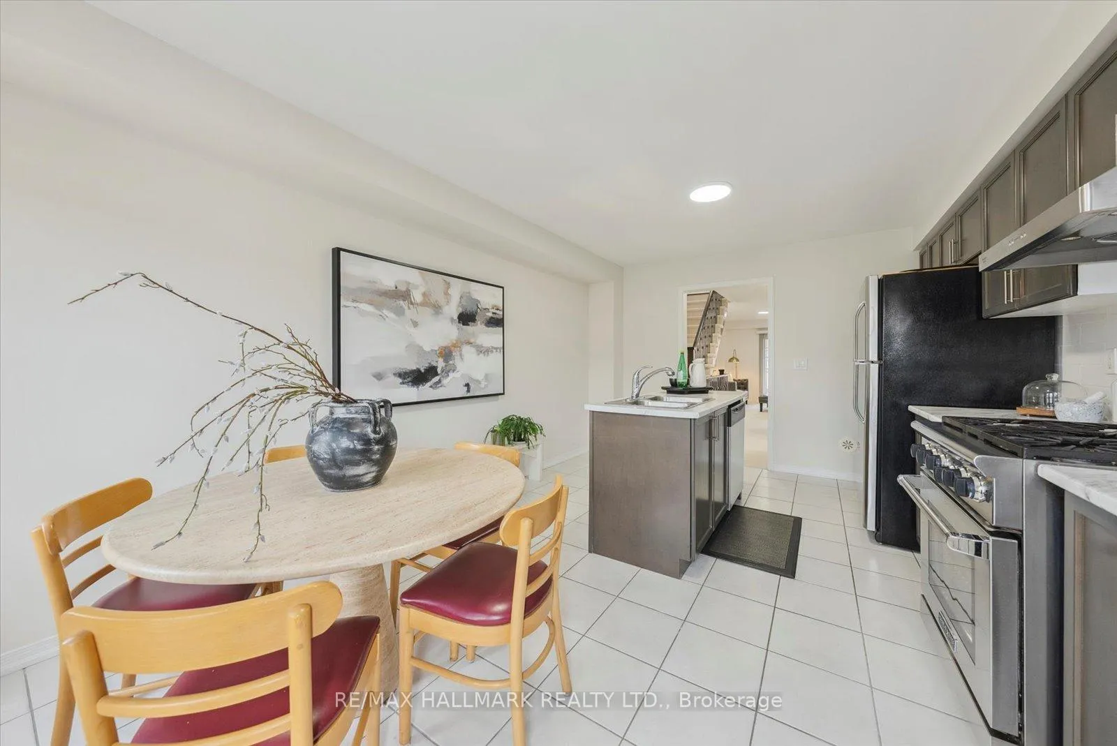 Photo 25 of 17 Valliere Drive, Markham, Berczy — HOMEH