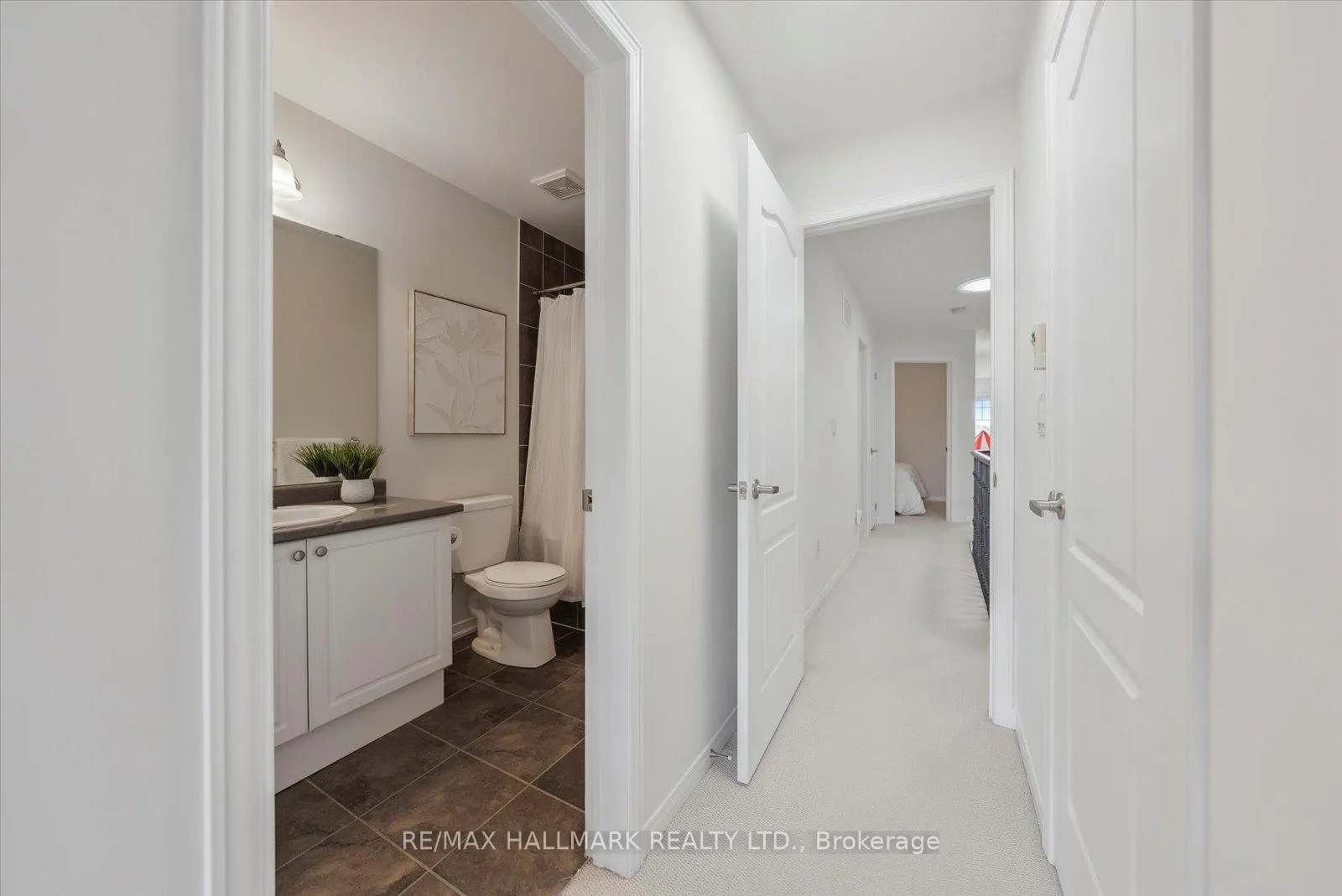 Photo 37 of 17 Valliere Drive, Markham, Berczy — HOMEH