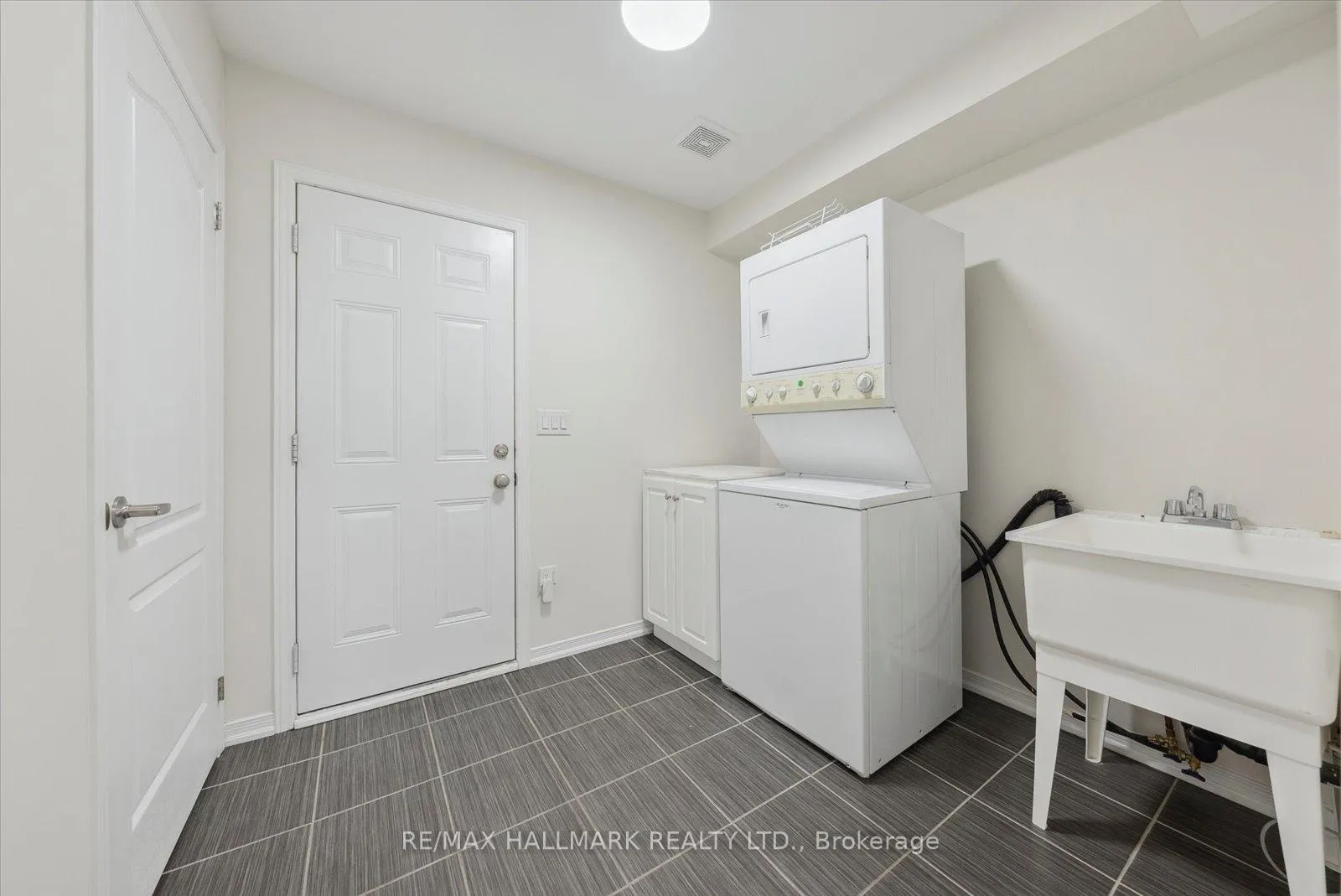 Photo 49 of 17 Valliere Drive, Markham, Berczy — HOMEH