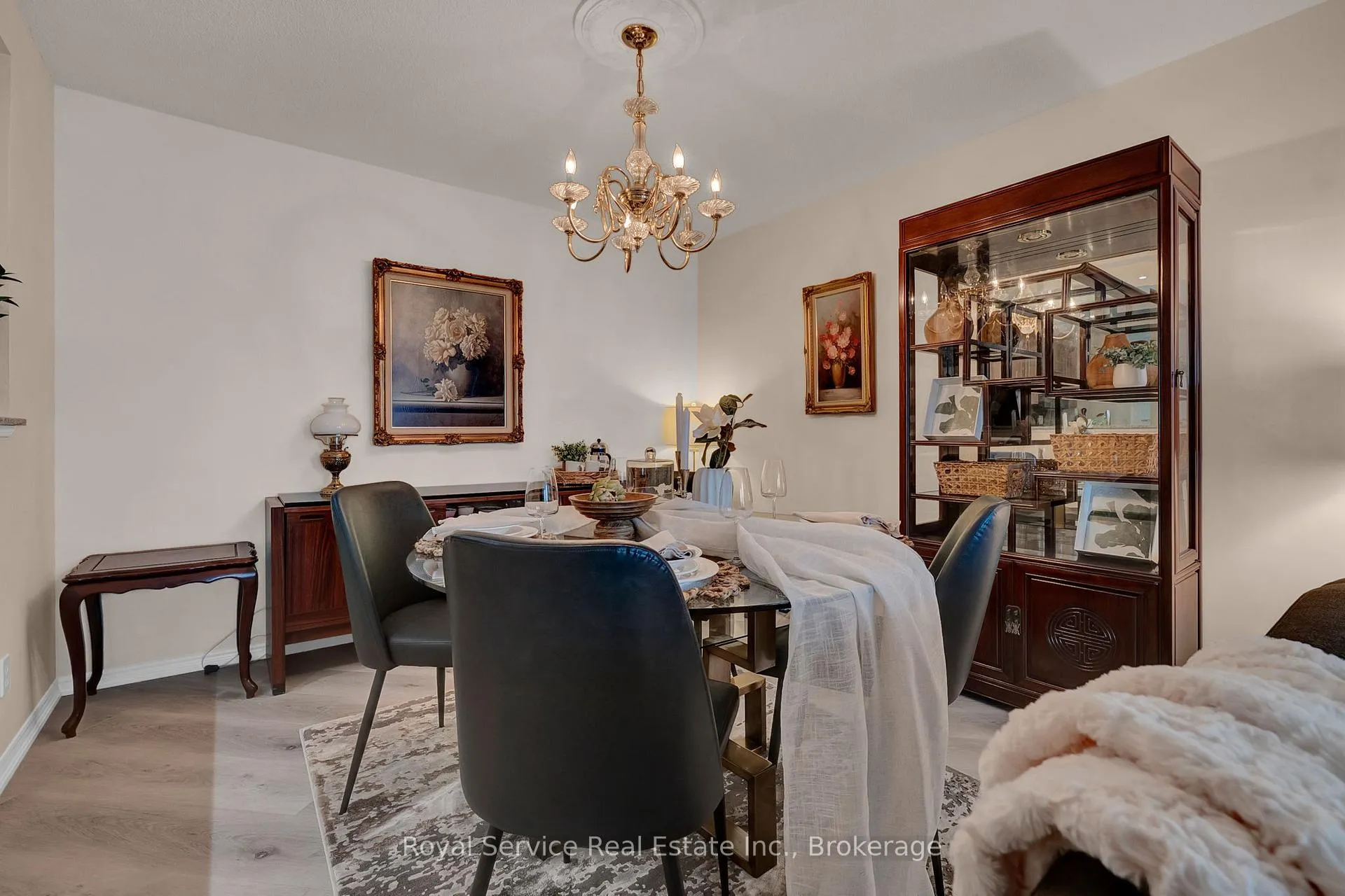 Photo 10 of Unit 910, 360 Watson Street W, Whitby, Port Whitby — HOMEH