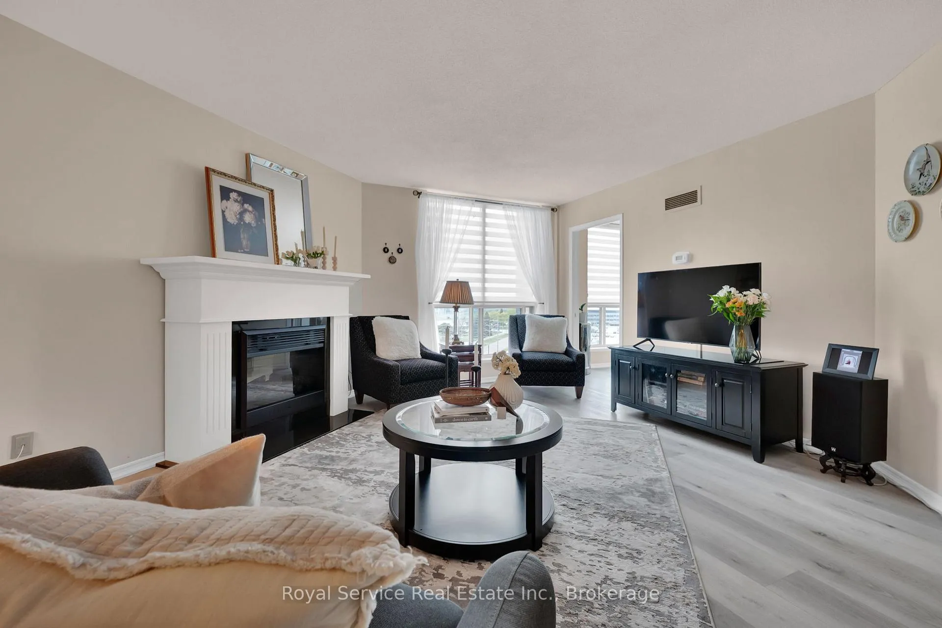 Photo 12 of Unit 910, 360 Watson Street W, Whitby, Port Whitby — HOMEH