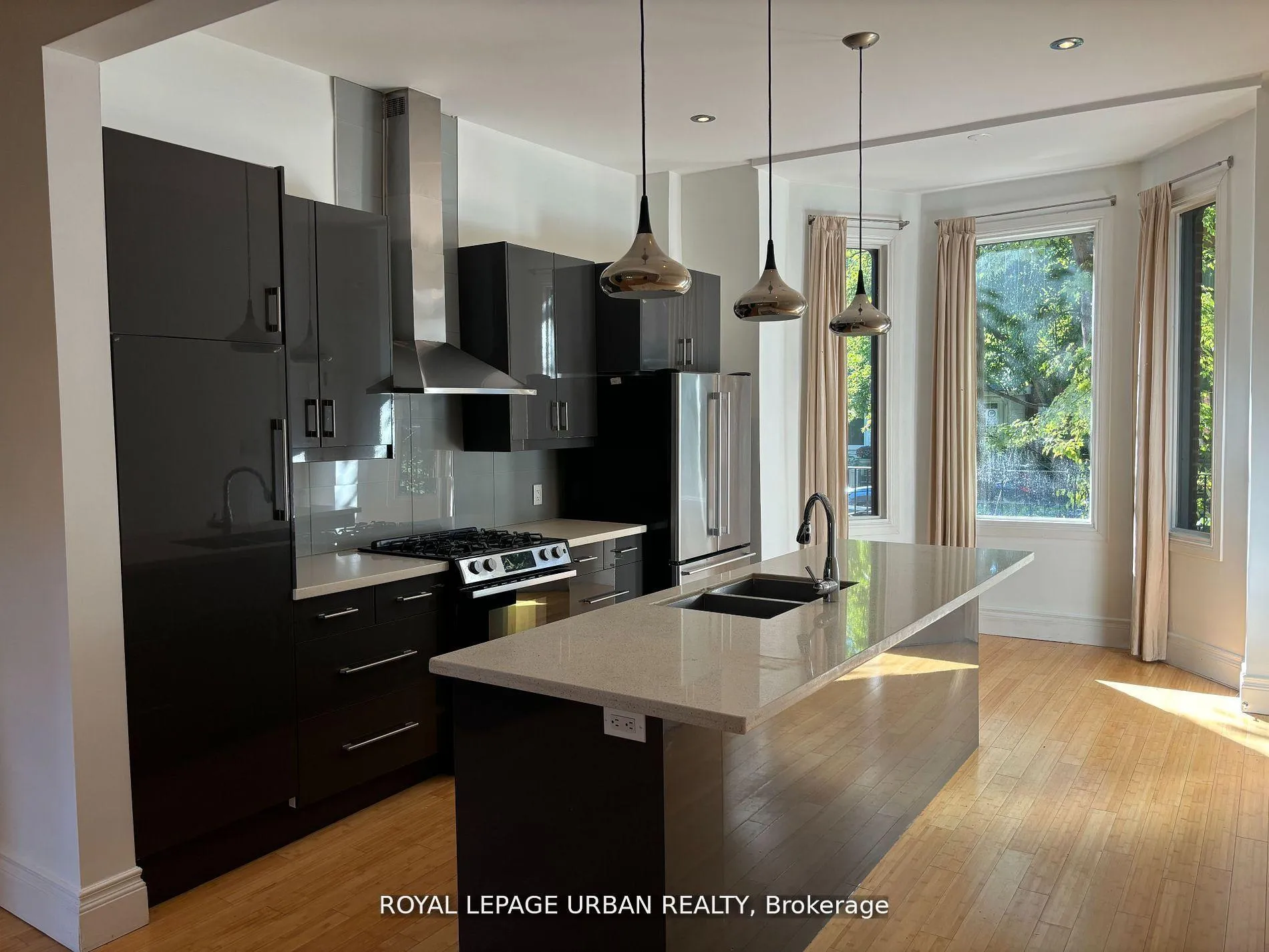 Photo 3 of 323 Ontario Street, Toronto, Moss Park — HOMEH