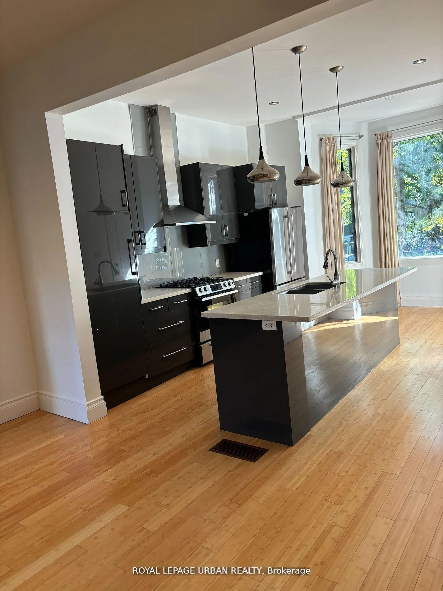 Photo 4 of 323 Ontario Street, Toronto, Moss Park — HOMEH