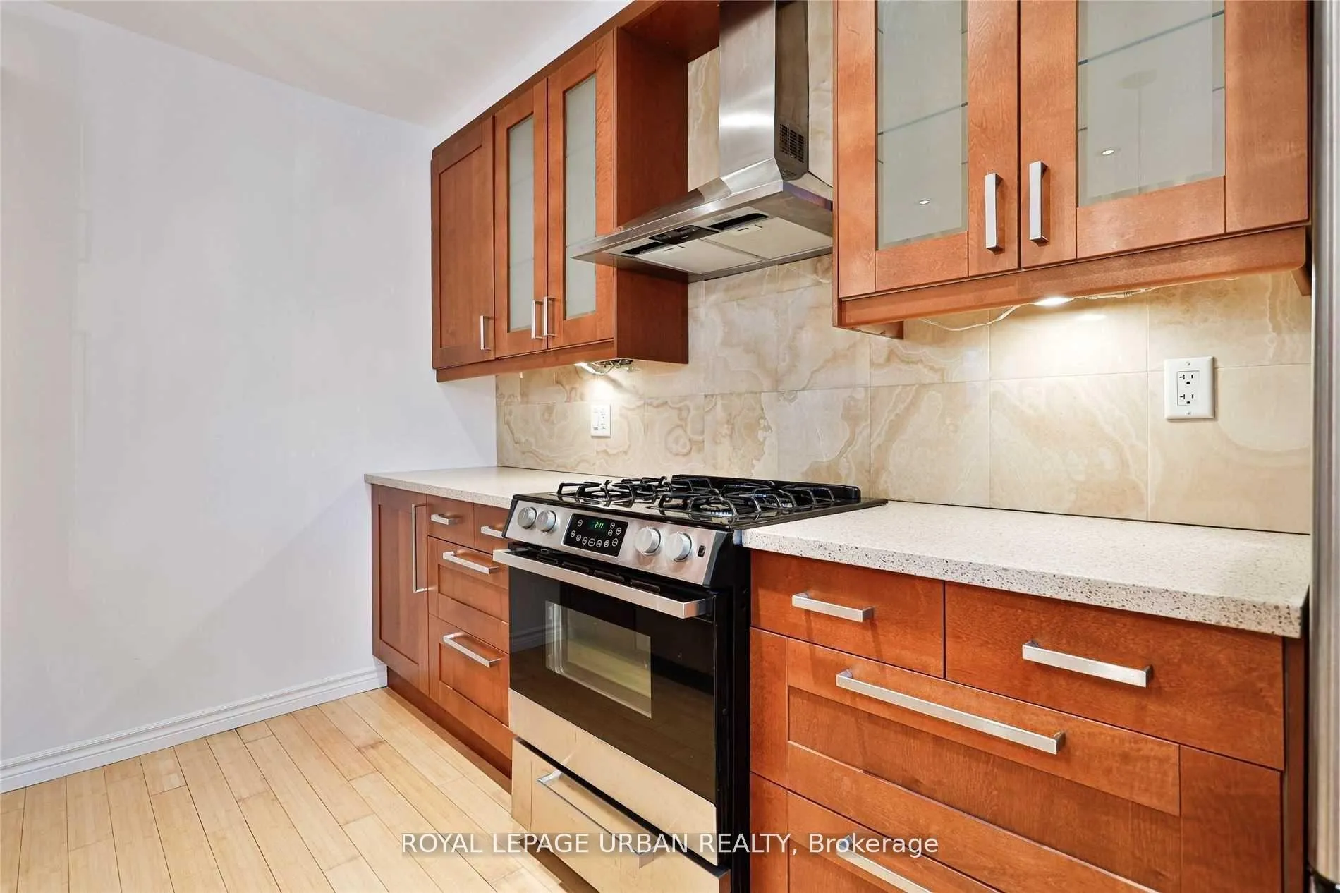 Photo 15 of 323 Ontario Street, Toronto, Moss Park — HOMEH