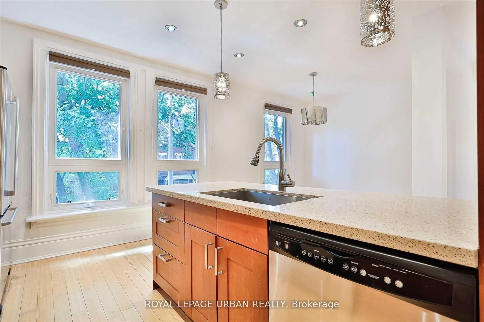 Photo 17 of 323 Ontario Street, Toronto, Moss Park — HOMEH