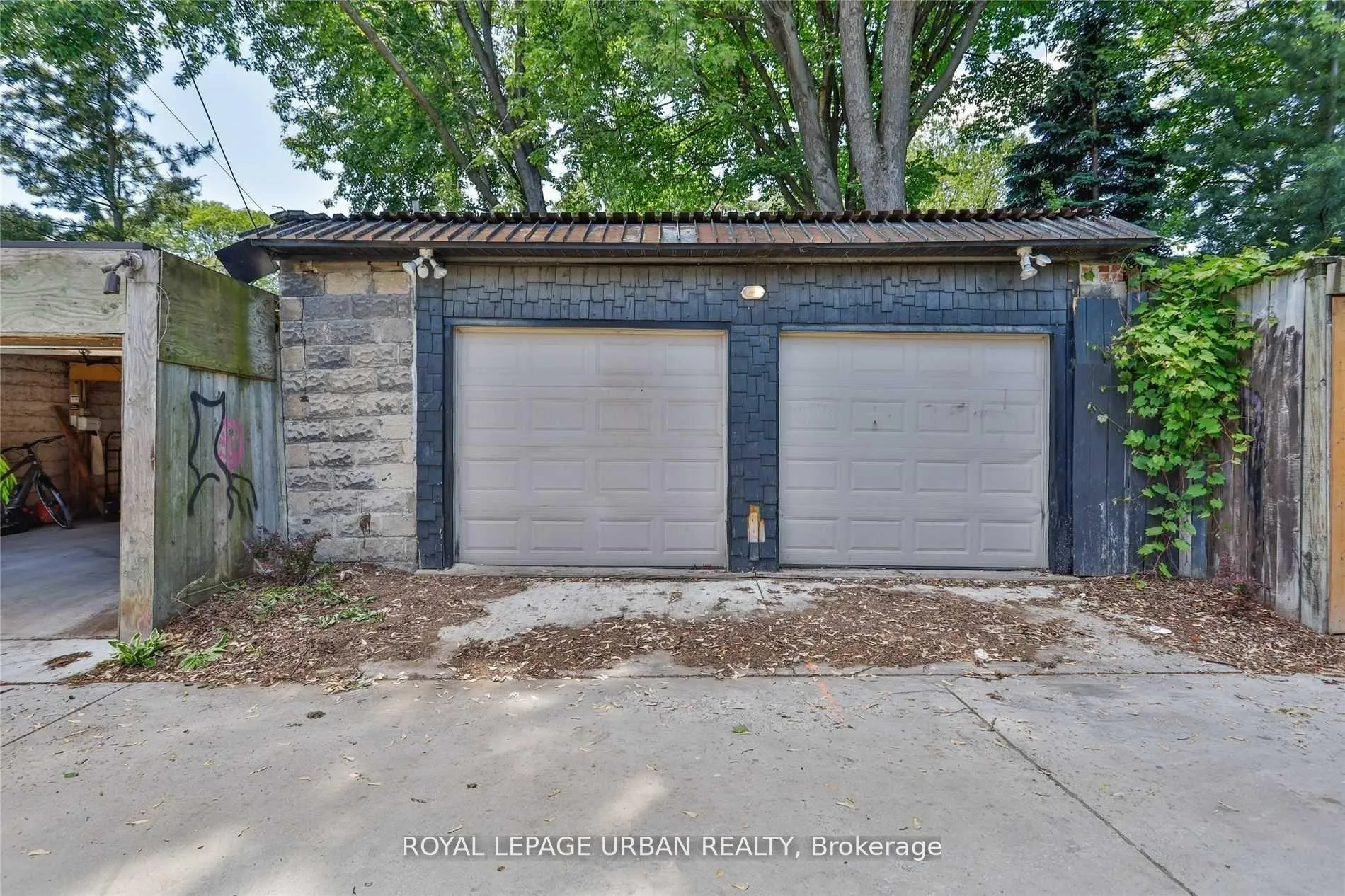 Photo 33 of 323 Ontario Street, Toronto, Moss Park — HOMEH