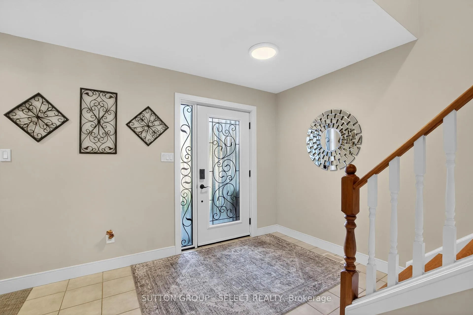 Photo 3 of 254 Crimson Crescent, London, East P — HOMEH