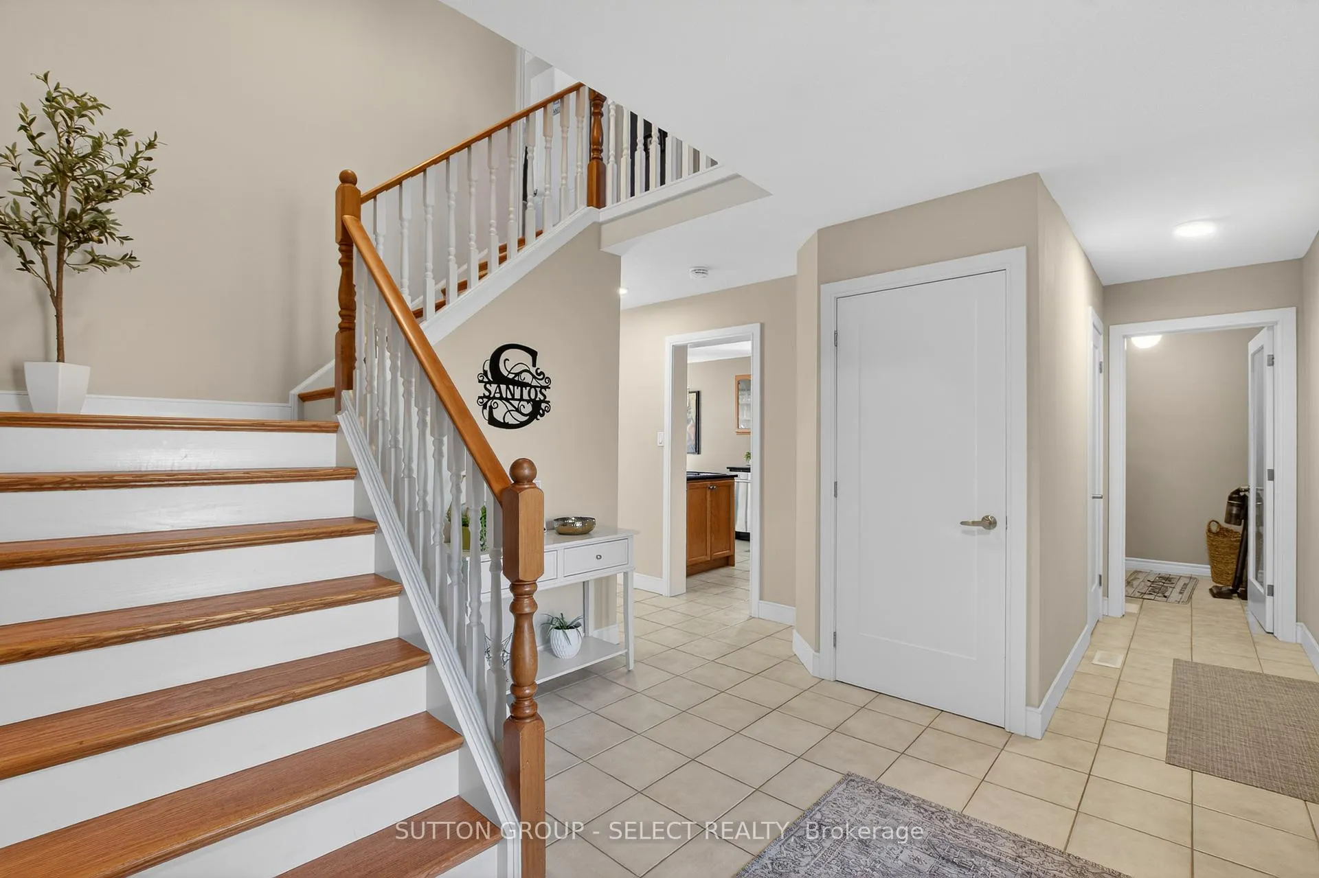 Photo 5 of 254 Crimson Crescent, London, East P — HOMEH